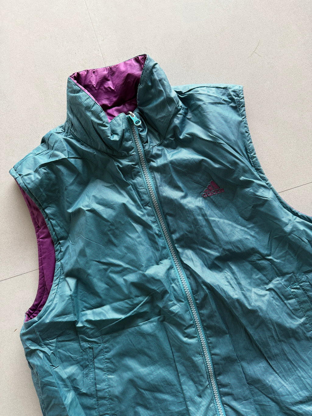 REVERSIBLE SLEEVLES VEST - S
