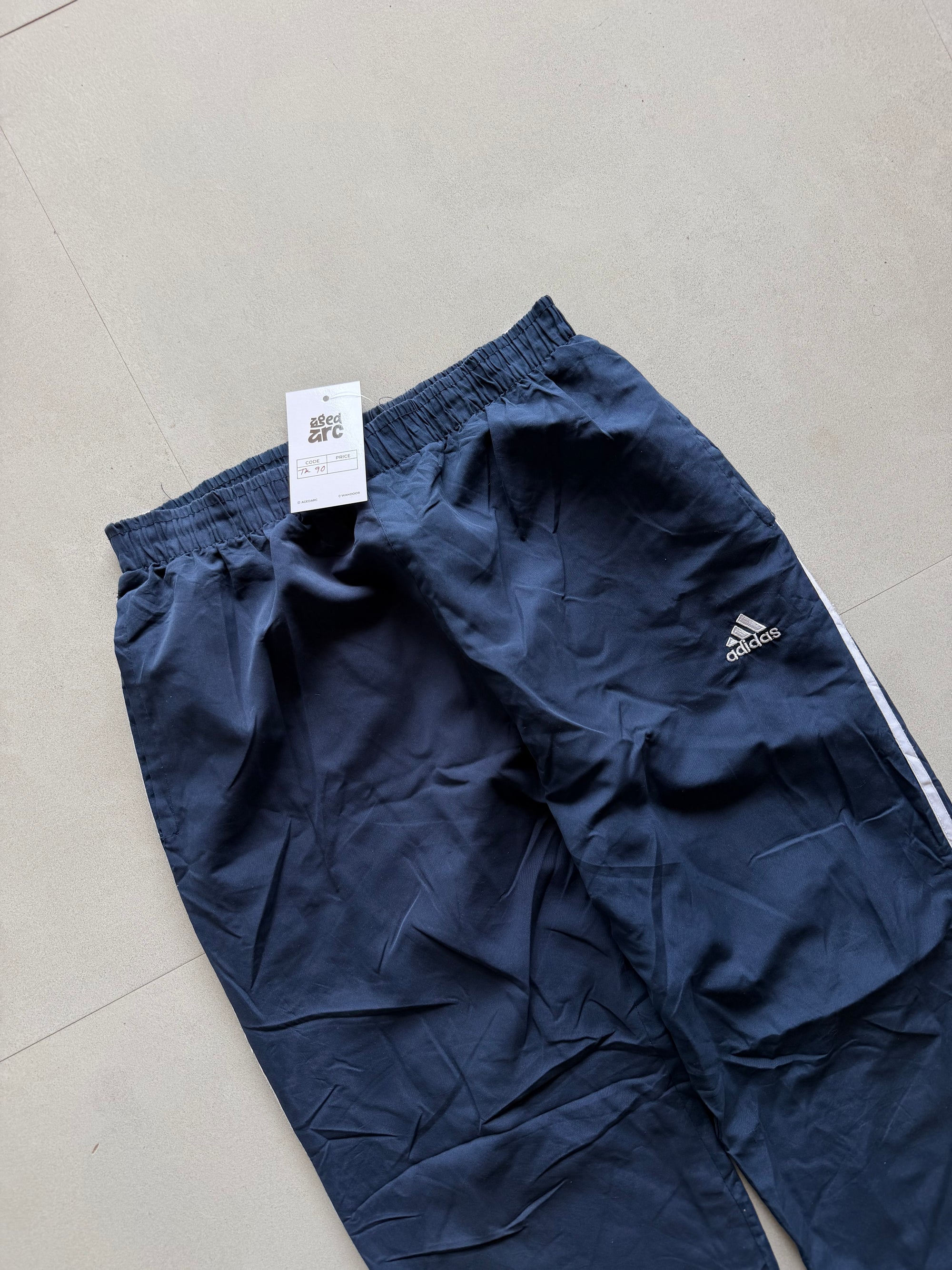 ADIDAS STRIPED TRACK PANT90 - M