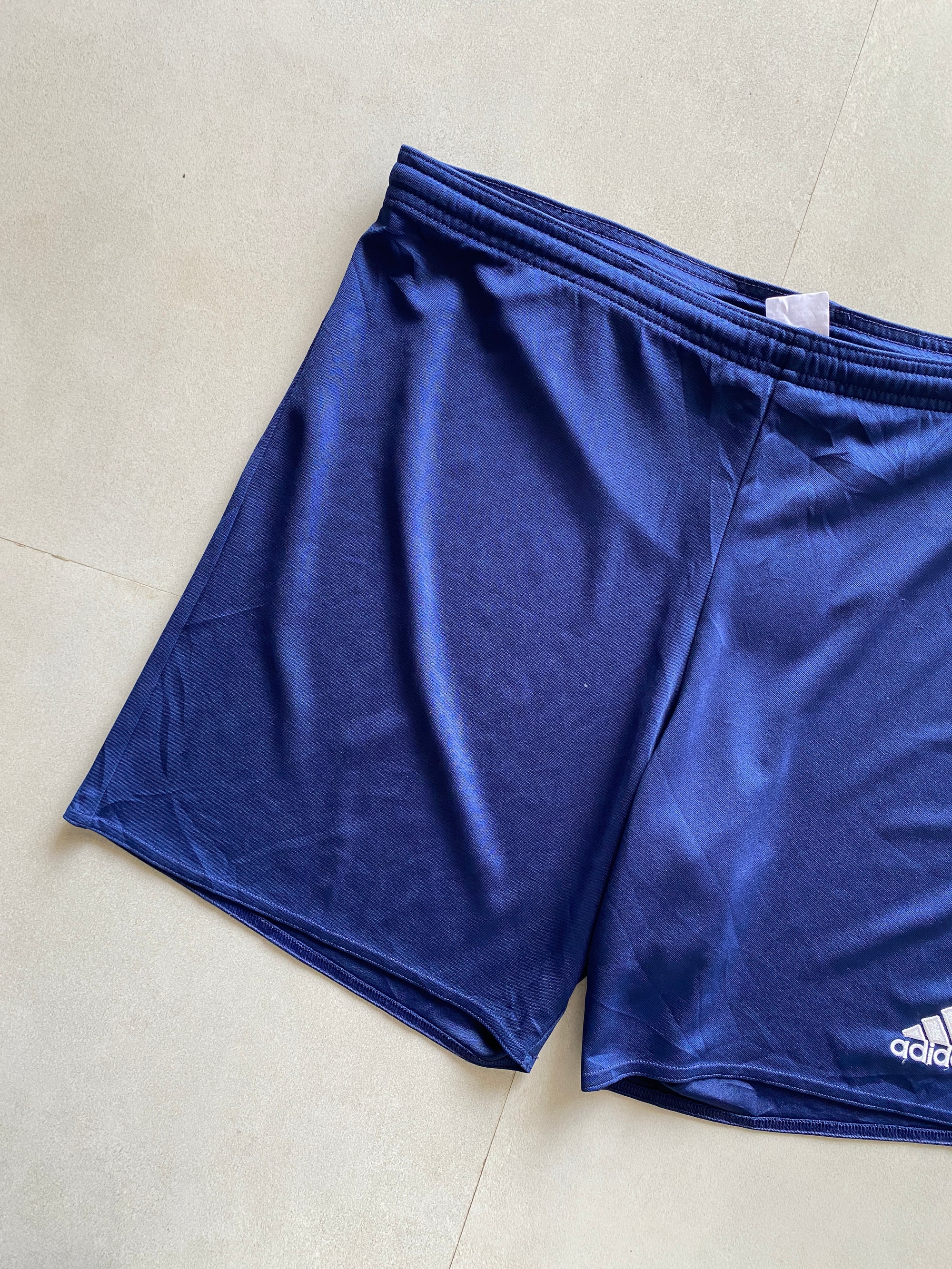 ADIDAS BASIC SHORTS - L
