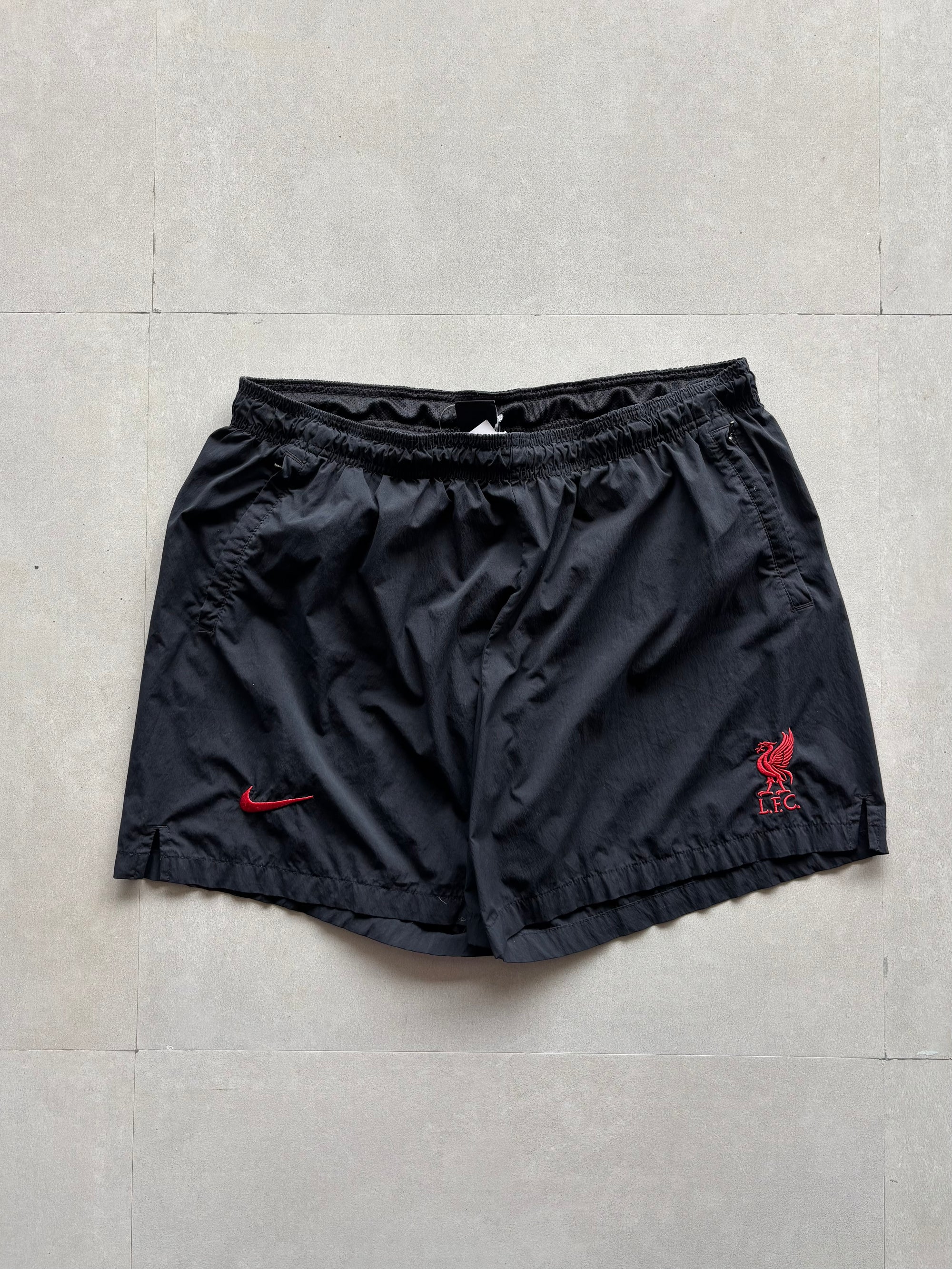 NIKE LIVERPOOL SHORTS - XL