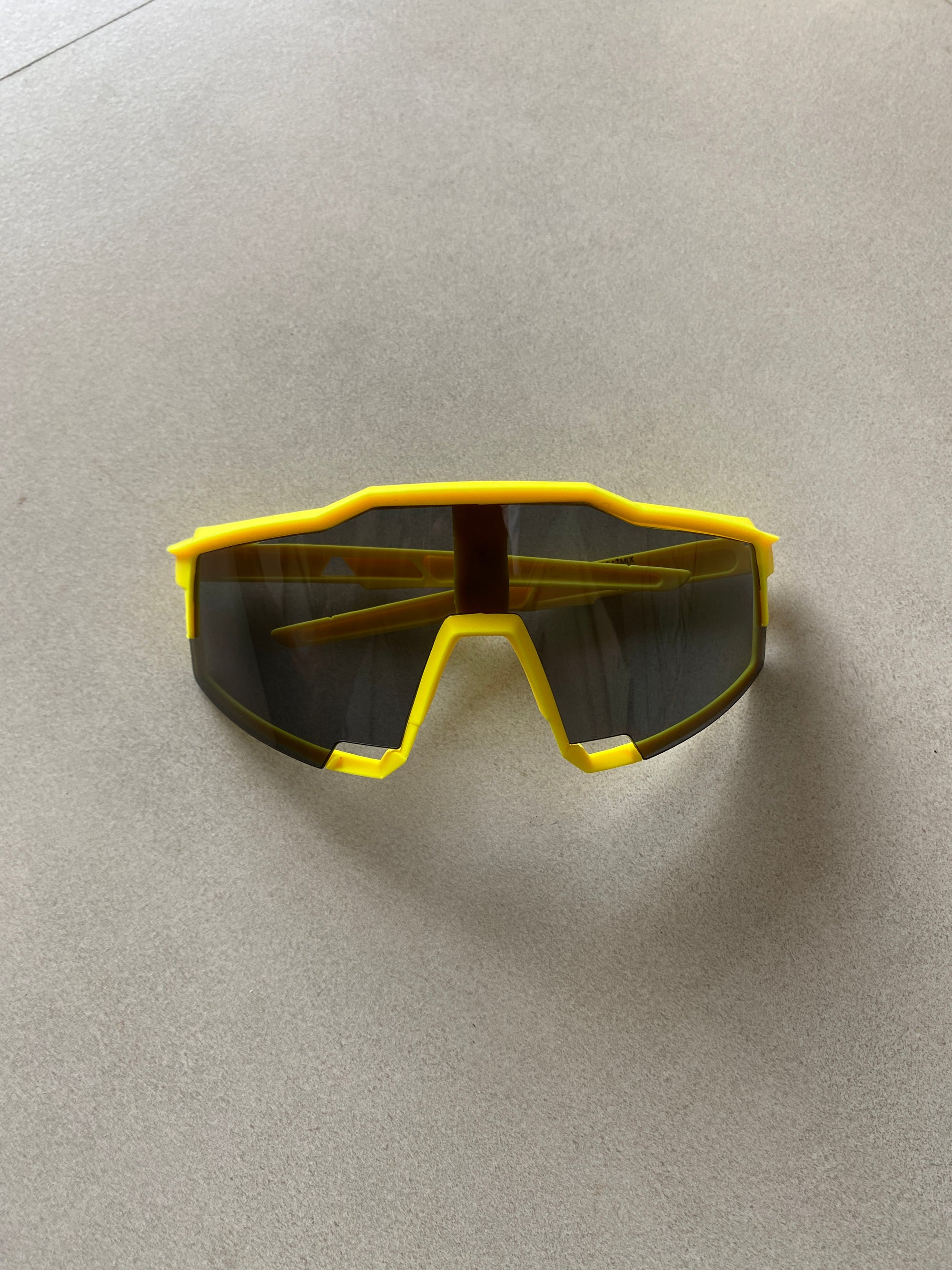 UV PROTECTED SPORTS GOGGLES