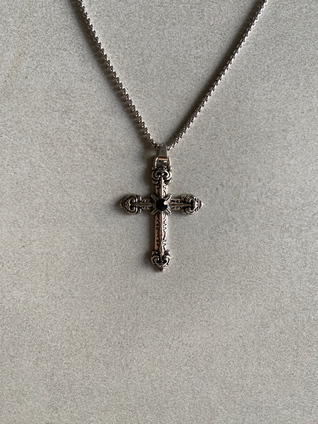 GOTHIC CROSS PENDANT CHAIN