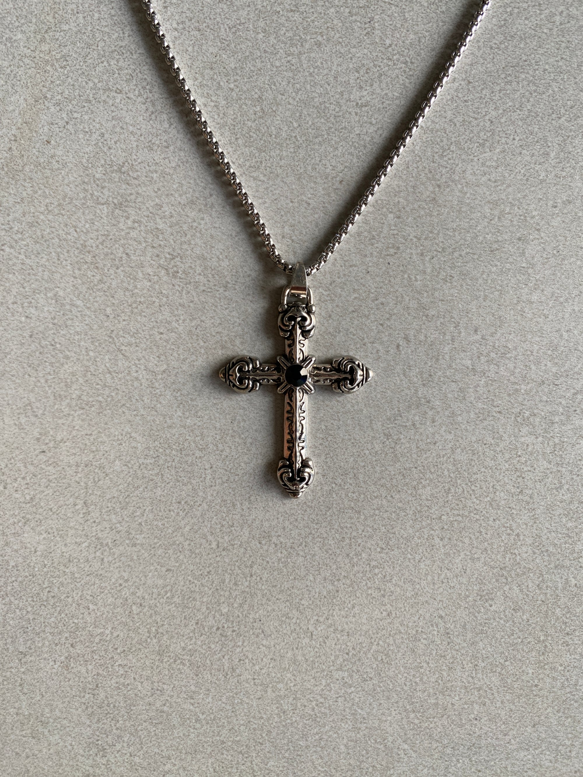 GOTHIC CROSS PENDANT CHAIN