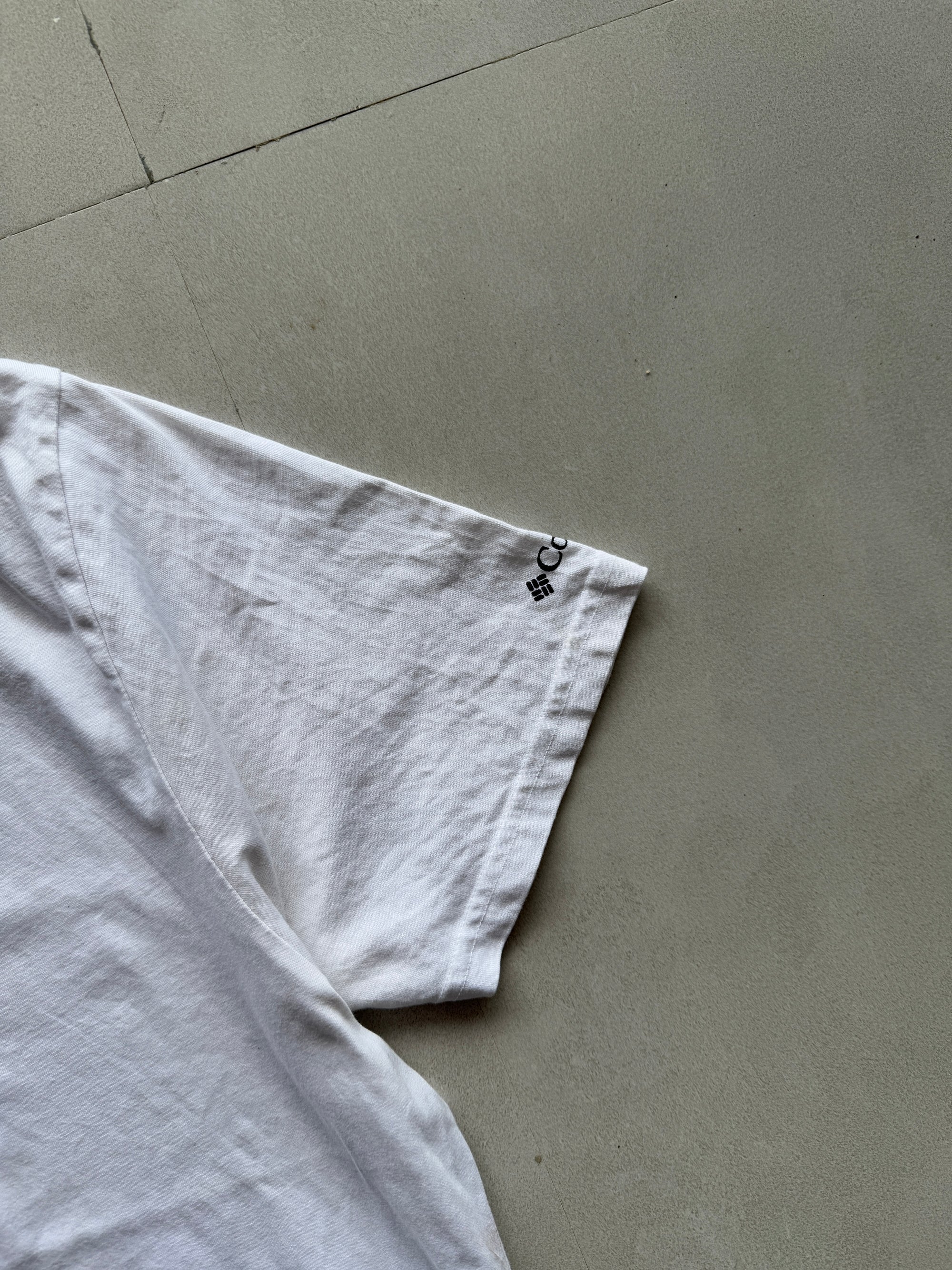 COLUMBIA SPELL OUT TEE - XL