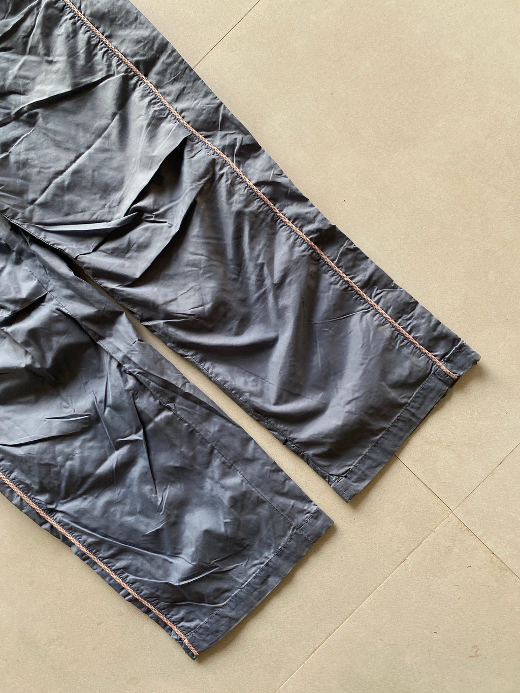 VINTAGE NIKE BAGGY TRACK PANT - M