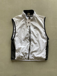90S NIKE SLEEVE LESS JACKET - L