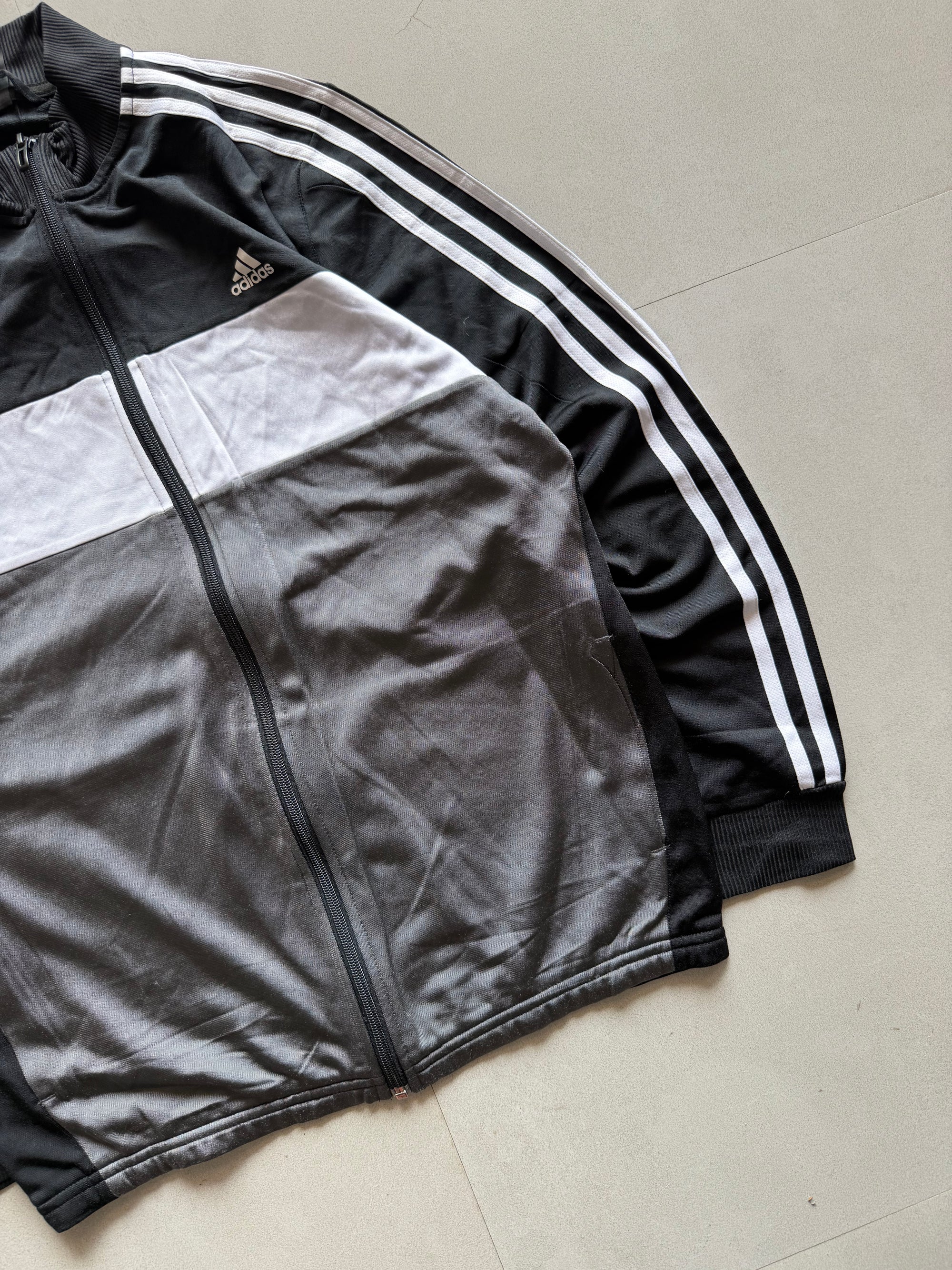 ADIDAS STRIPED JACKET - M
