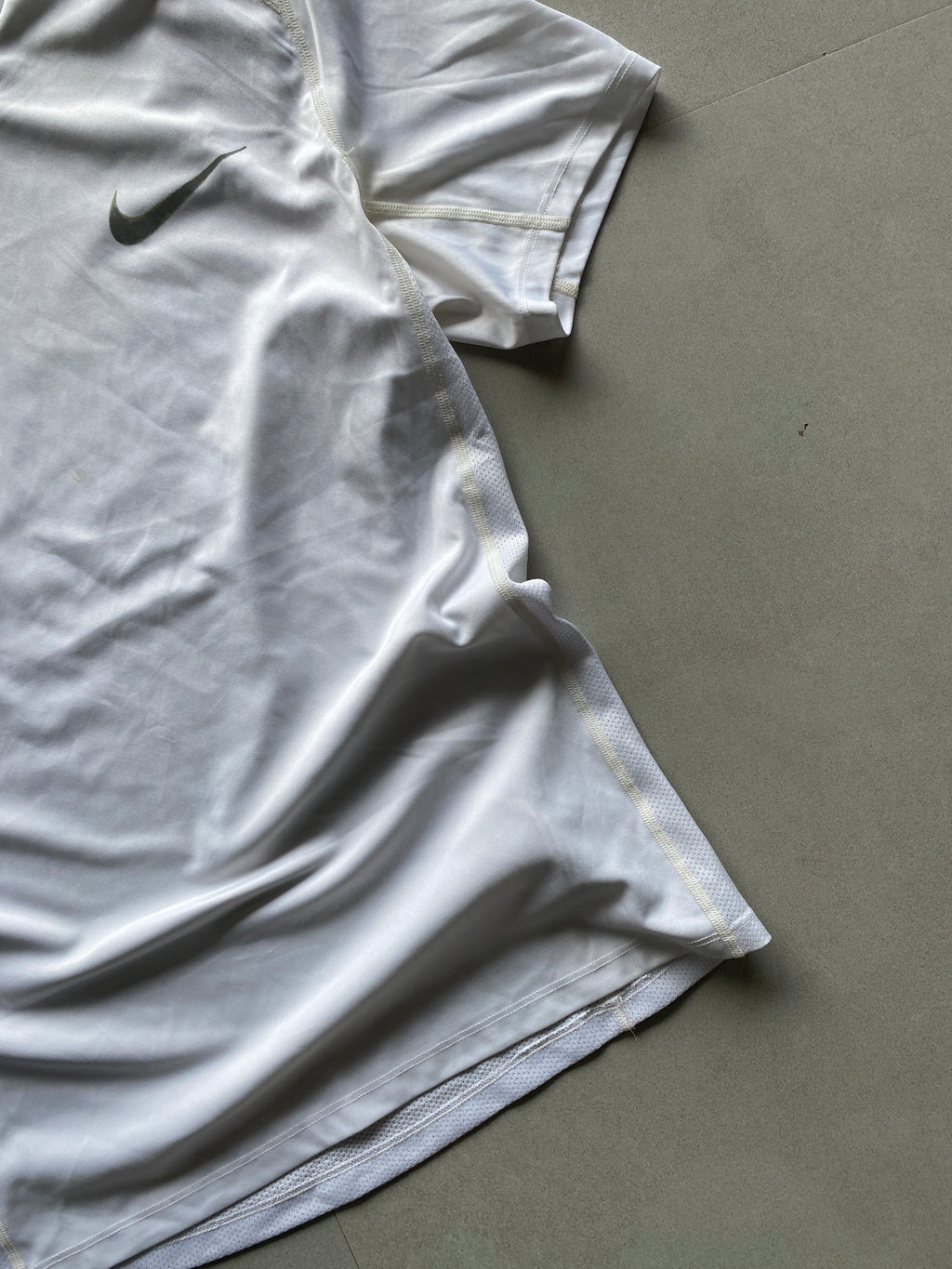 NIKE COMPRESSION TEE - S