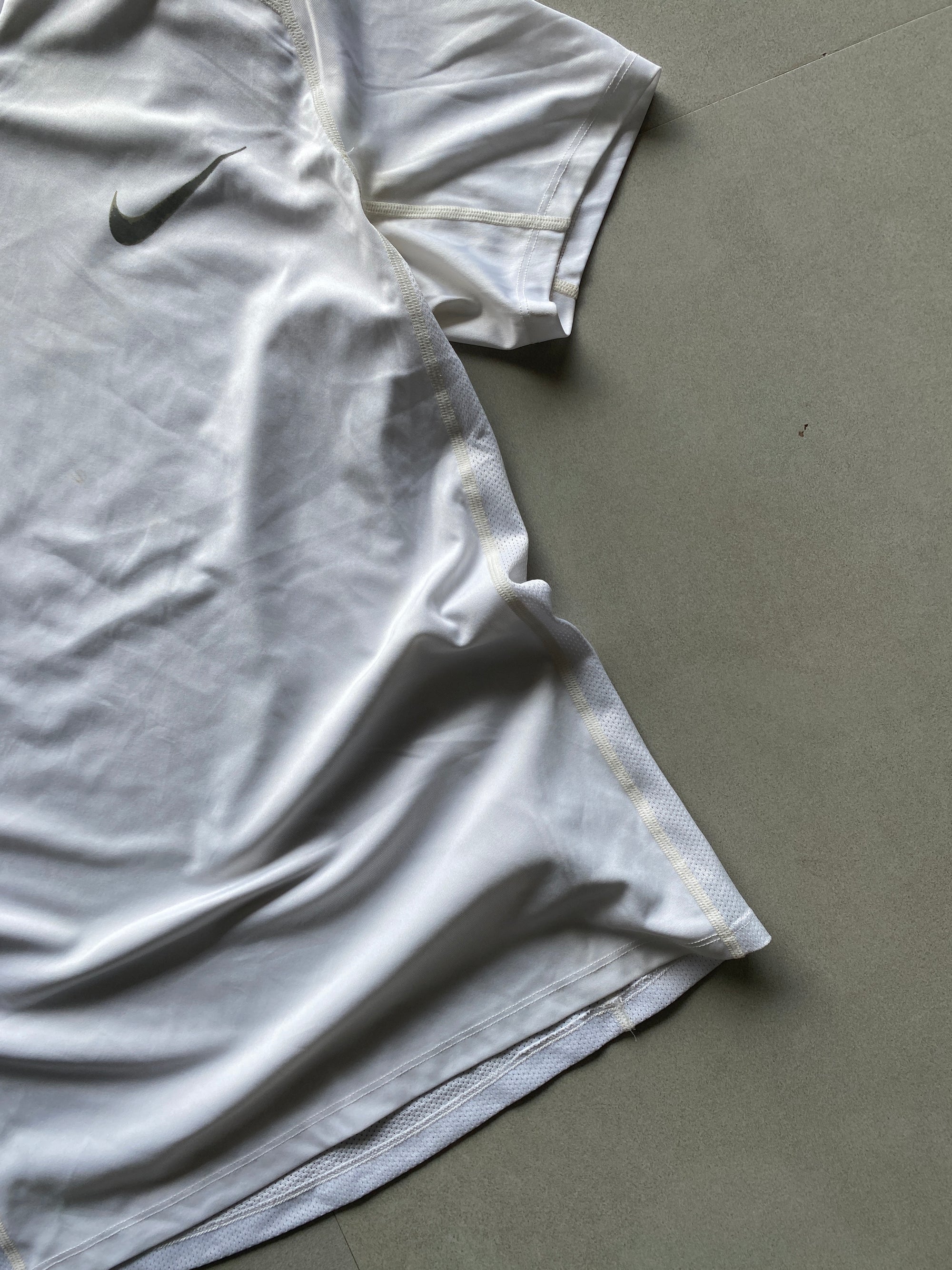 NIKE COMPRESSION TEE - S