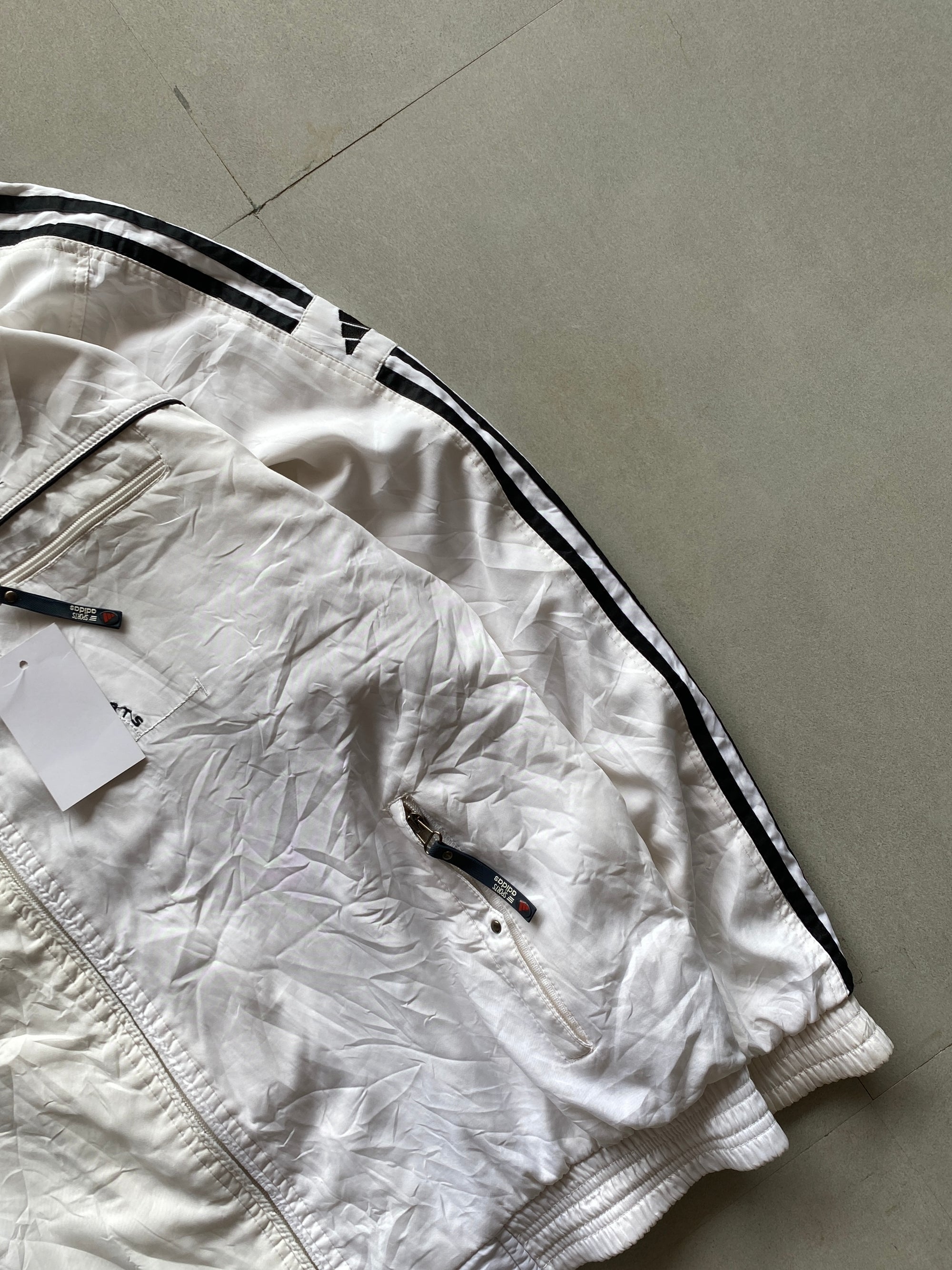 ADIDAS WHITE STRIPED JACKET - XL