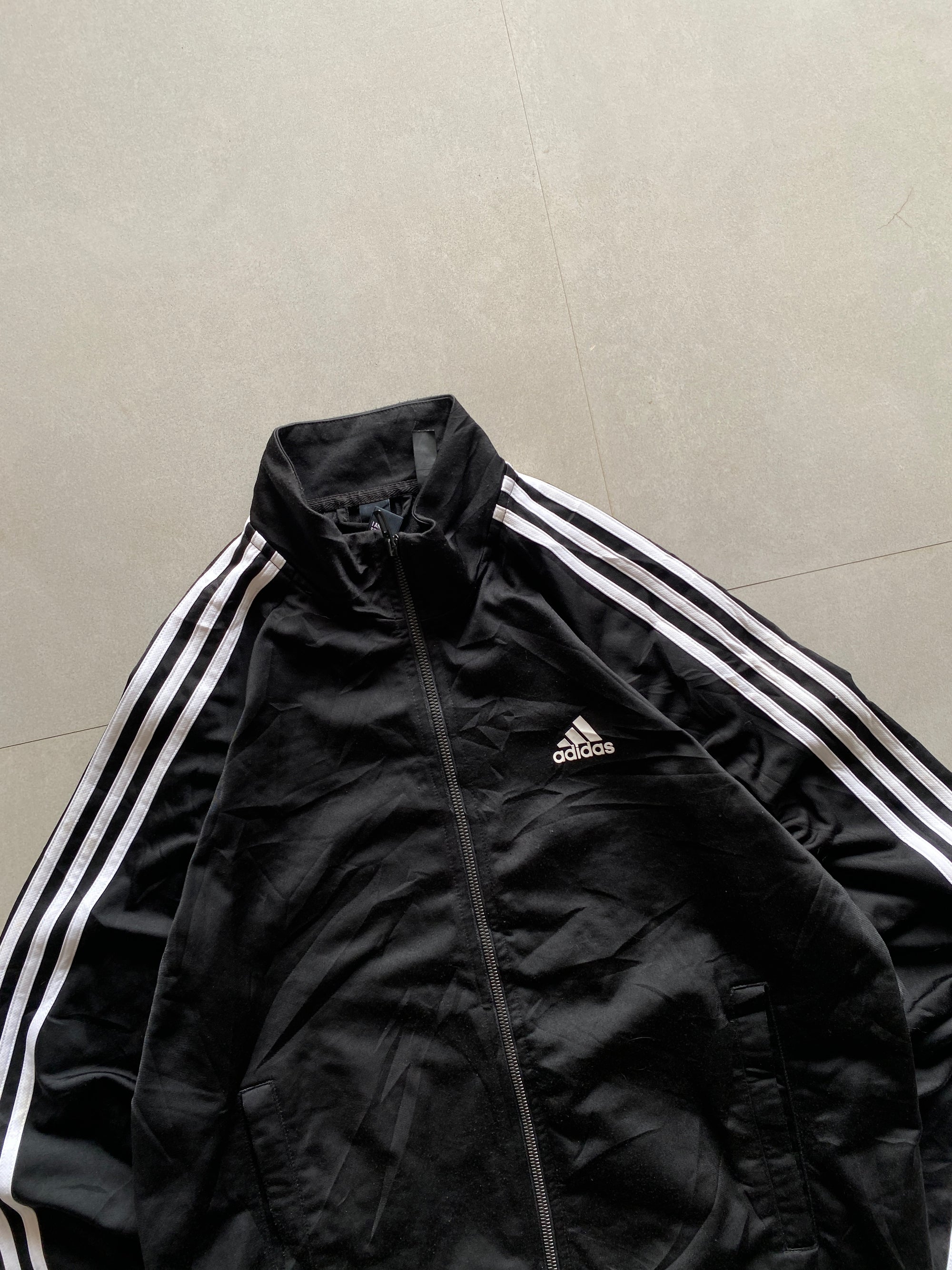 ADIDAS STRIPED JACKET - M
