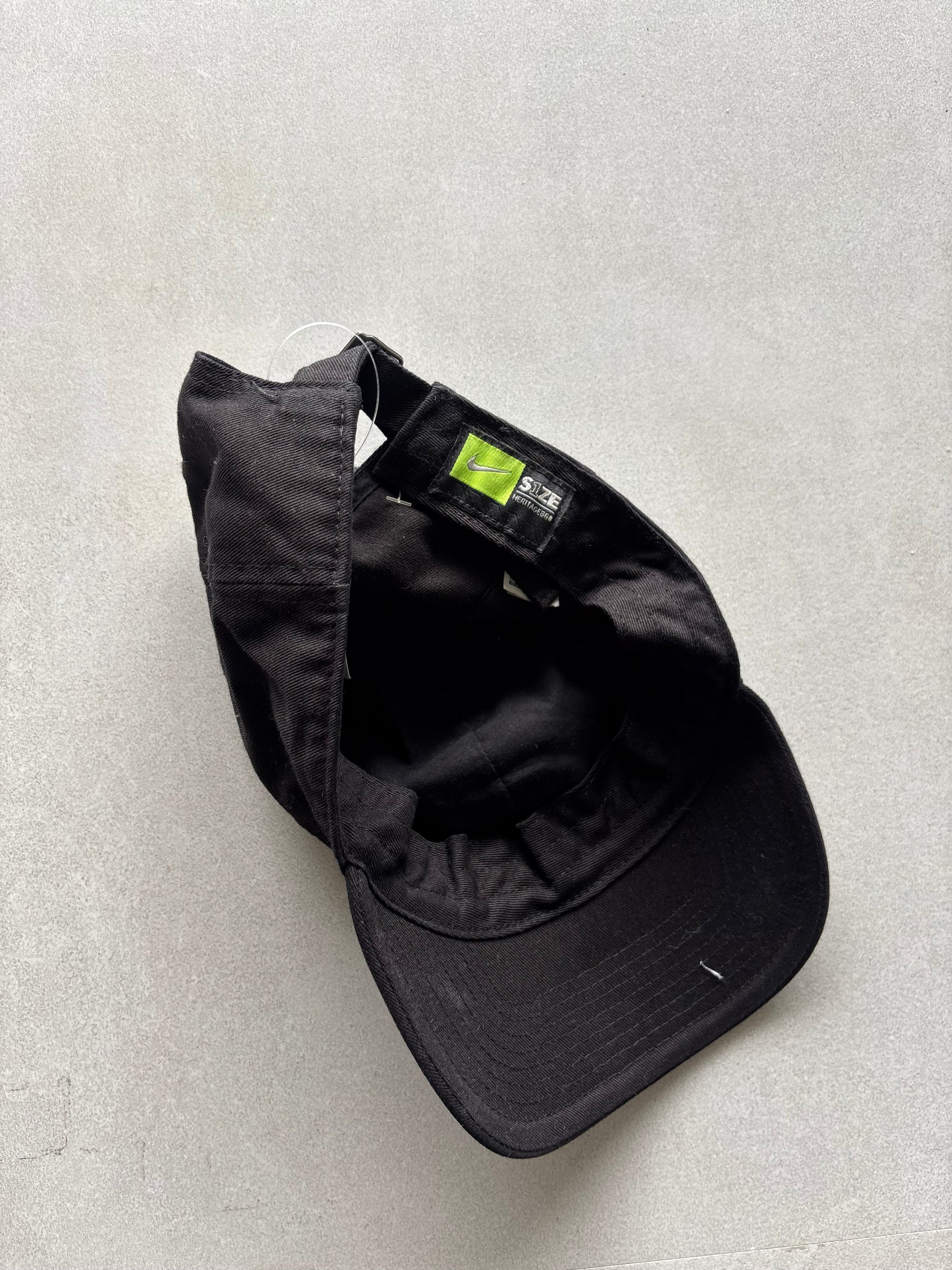 NIKE BLACK CAP