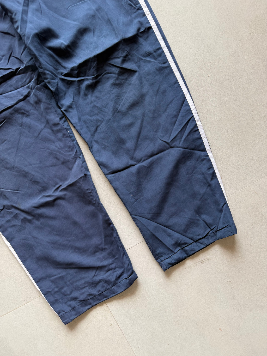 ADIDAS STRIPED TRACK PANT90 - M