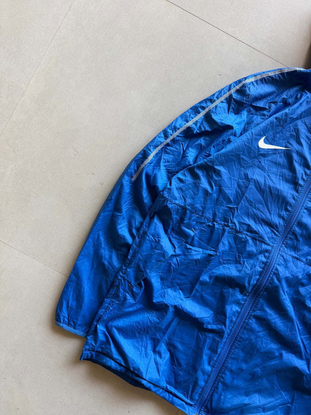 NIKE HOODED JACKET - M