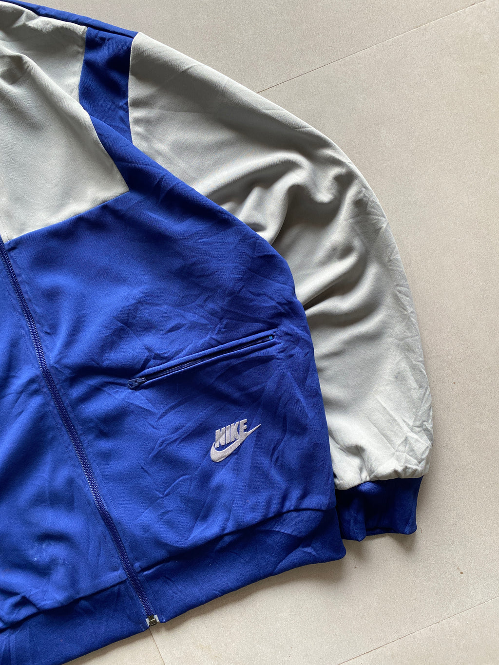 VINTAGE NIKE JACKET - L