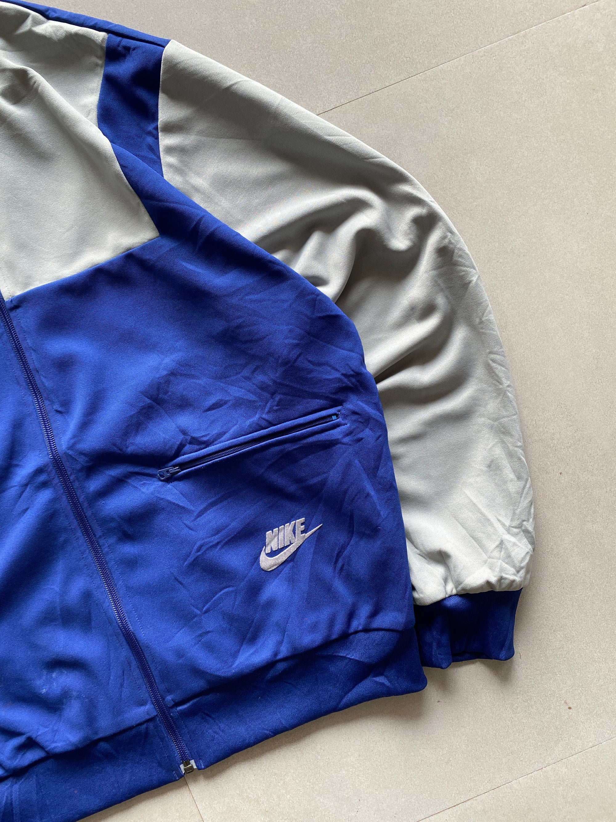 VINTAGE NIKE JACKET - L