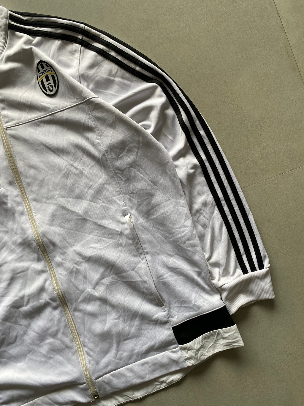 VINTAGE ADIDAS JUVENTUS STRIPED JACKET - XL