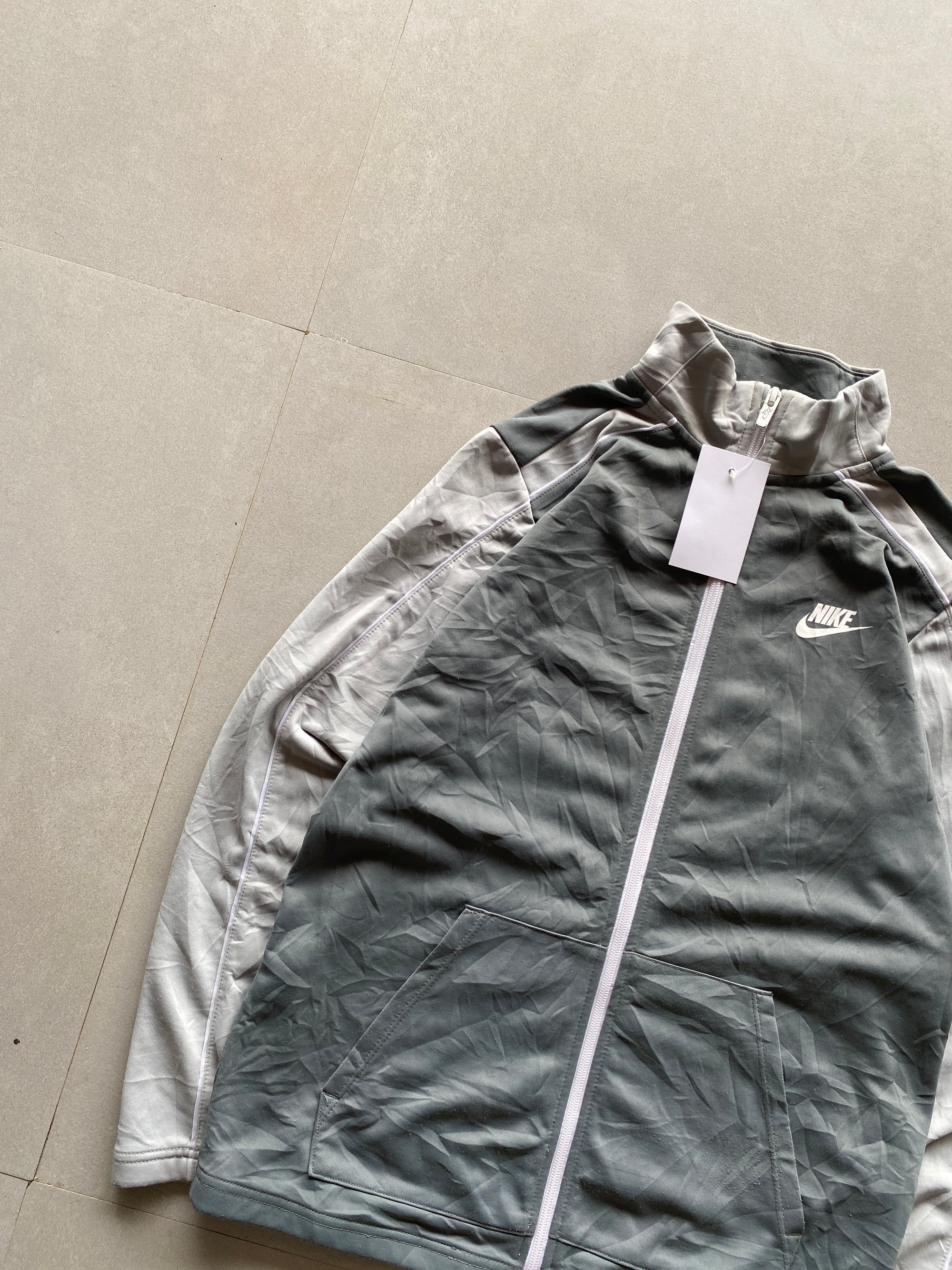 NIKE SOLID JACKET - S