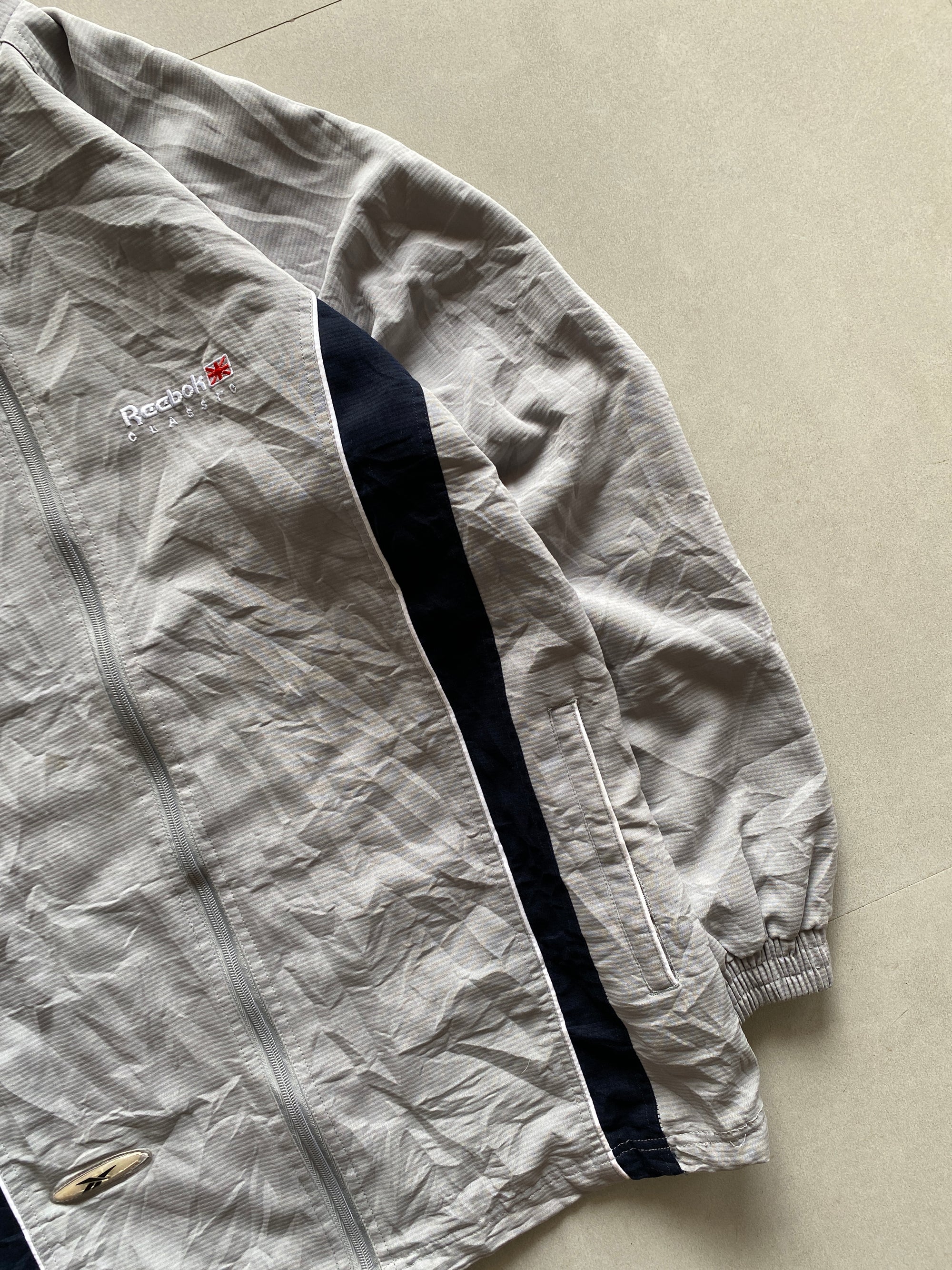 REEBOK HEAVY JACKET - M