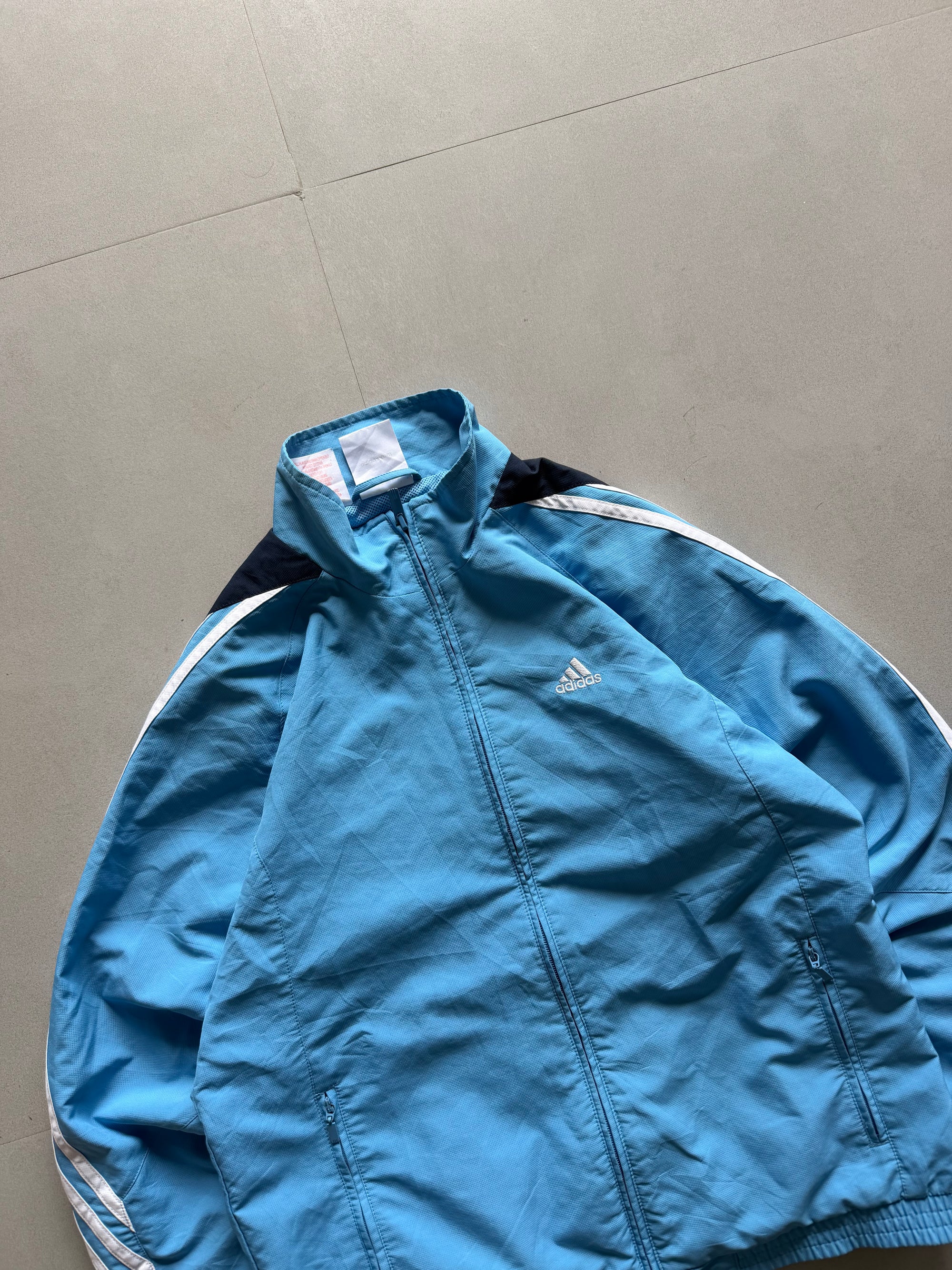VINTAGE ADIDAS STRIPED JACKET - M