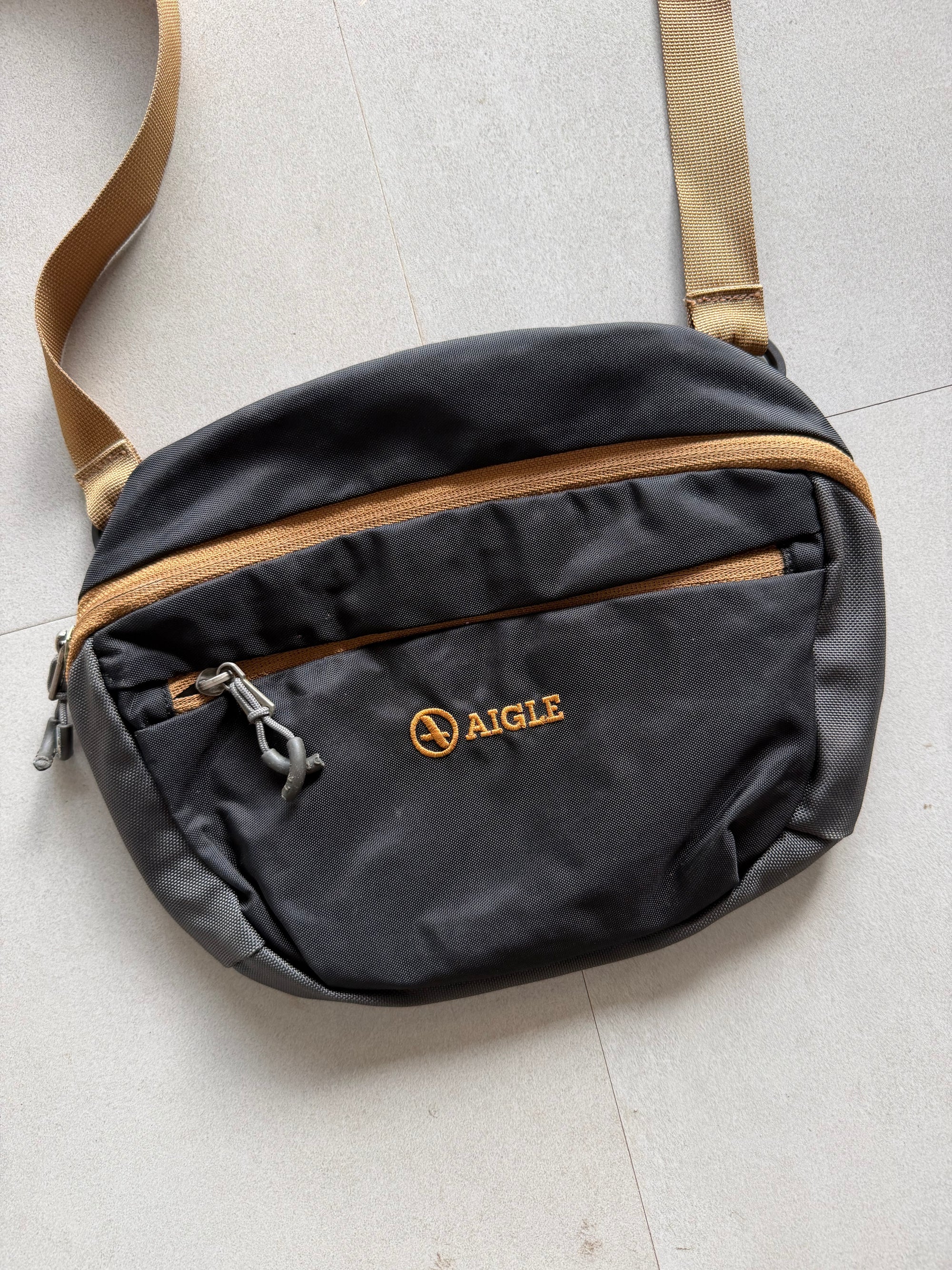 AIGLE SHOULDER BAG