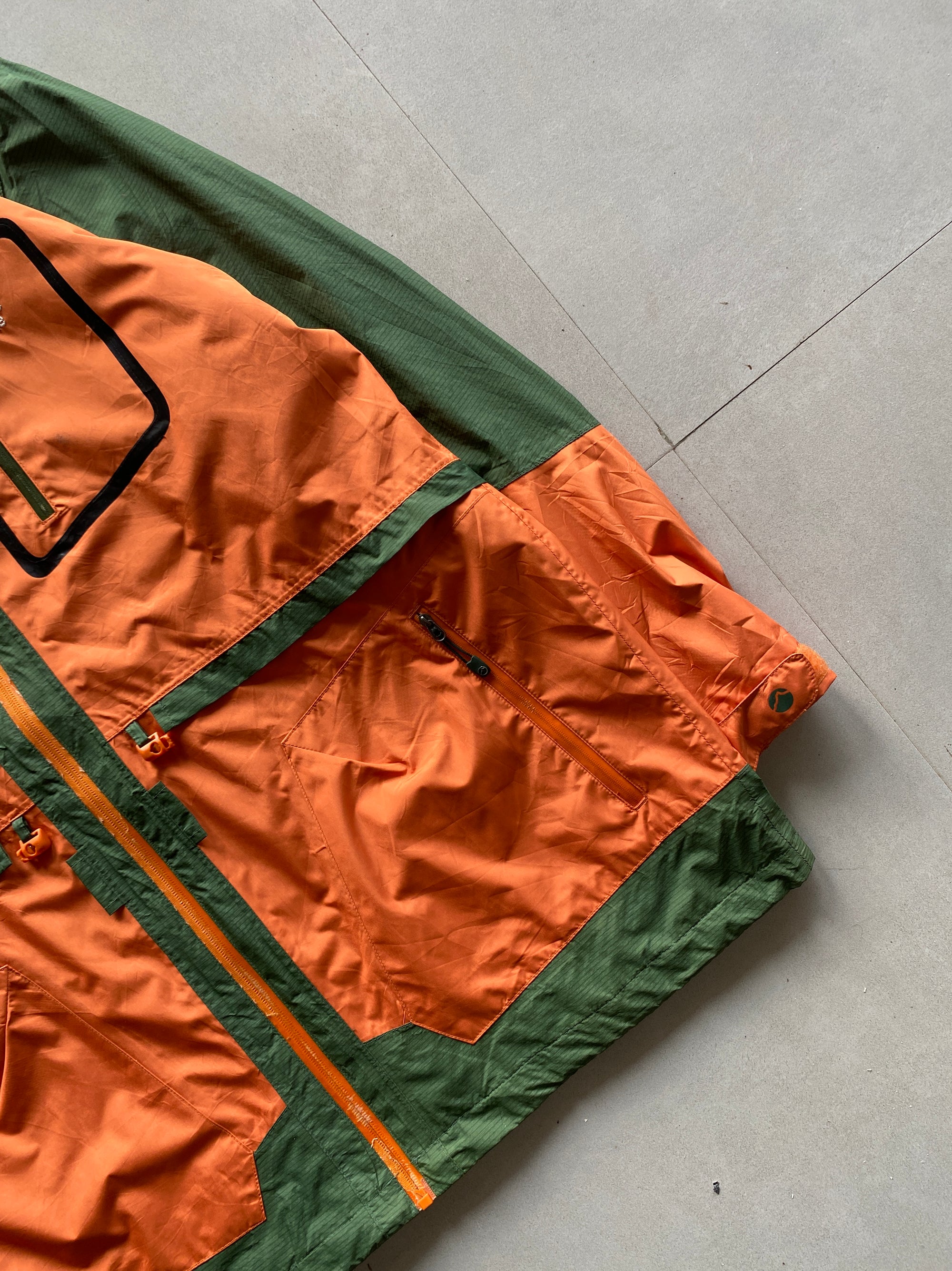 LOWE ALPINE HOODED JACKET - XL