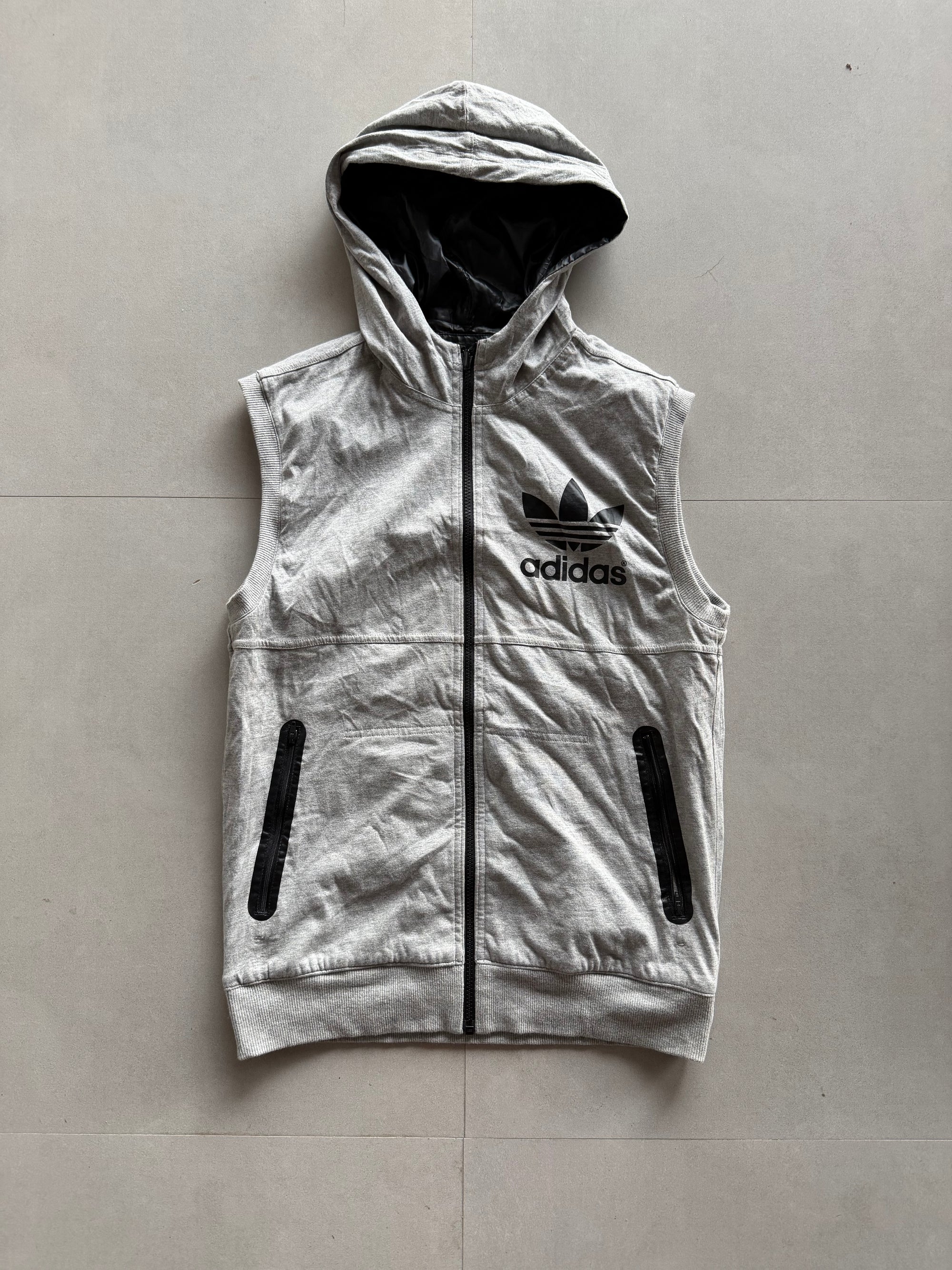 ADIDAS HOODED SLEEVLESS - S