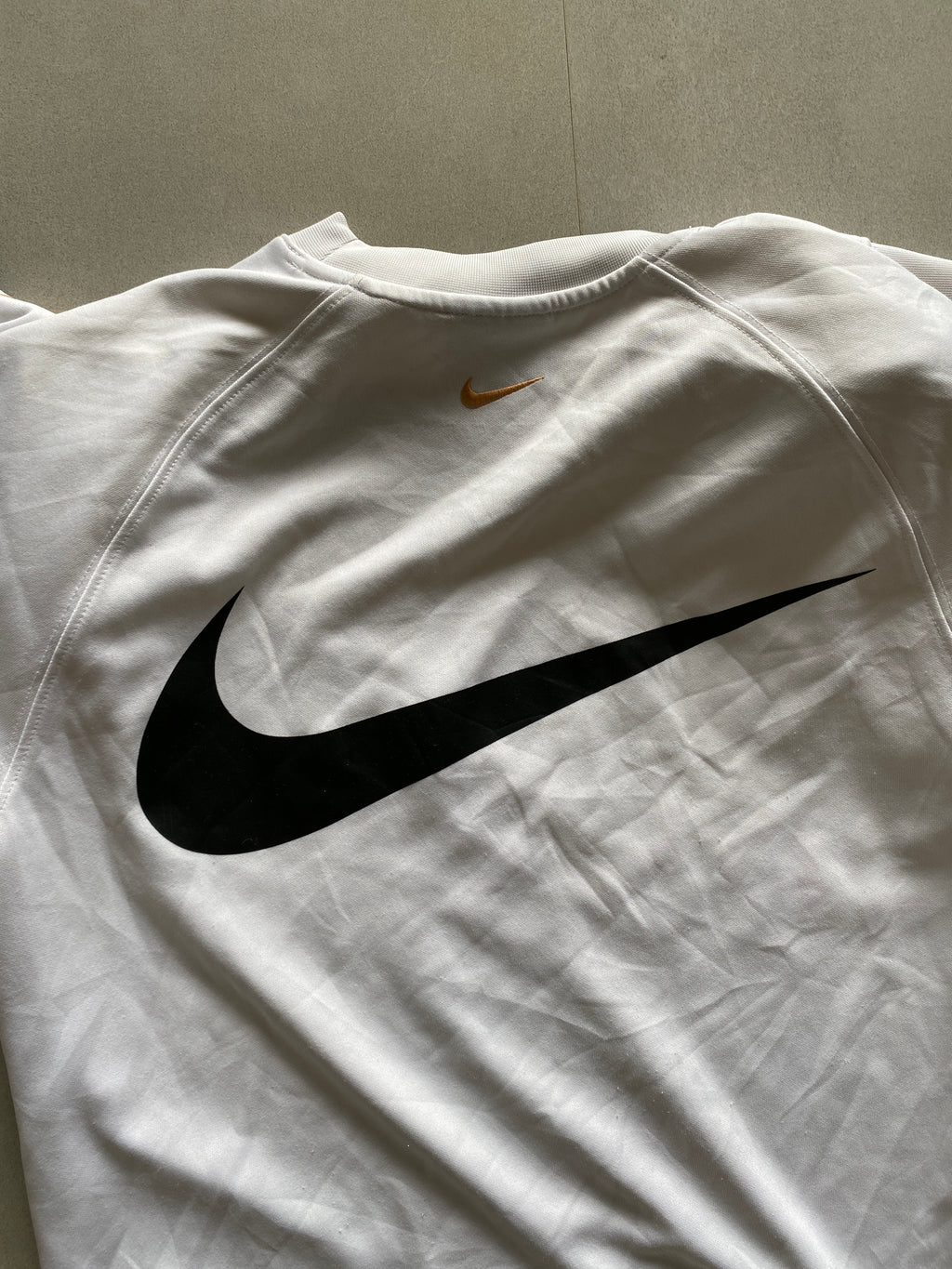 NIKE MULTI SWOOSH SWEATSHIRT - M