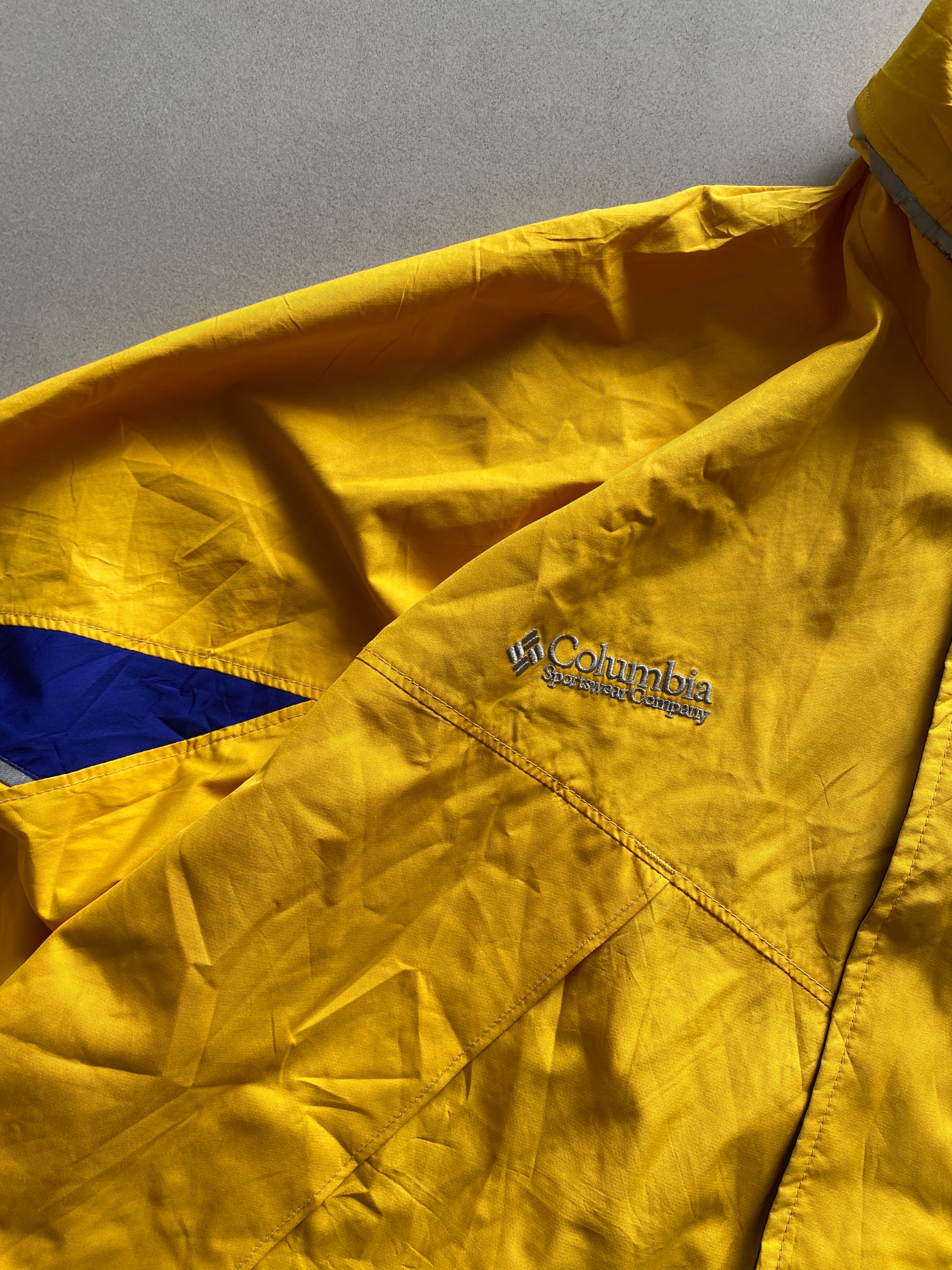 COLUMBIA HOODED TREKKING JACKET - XL