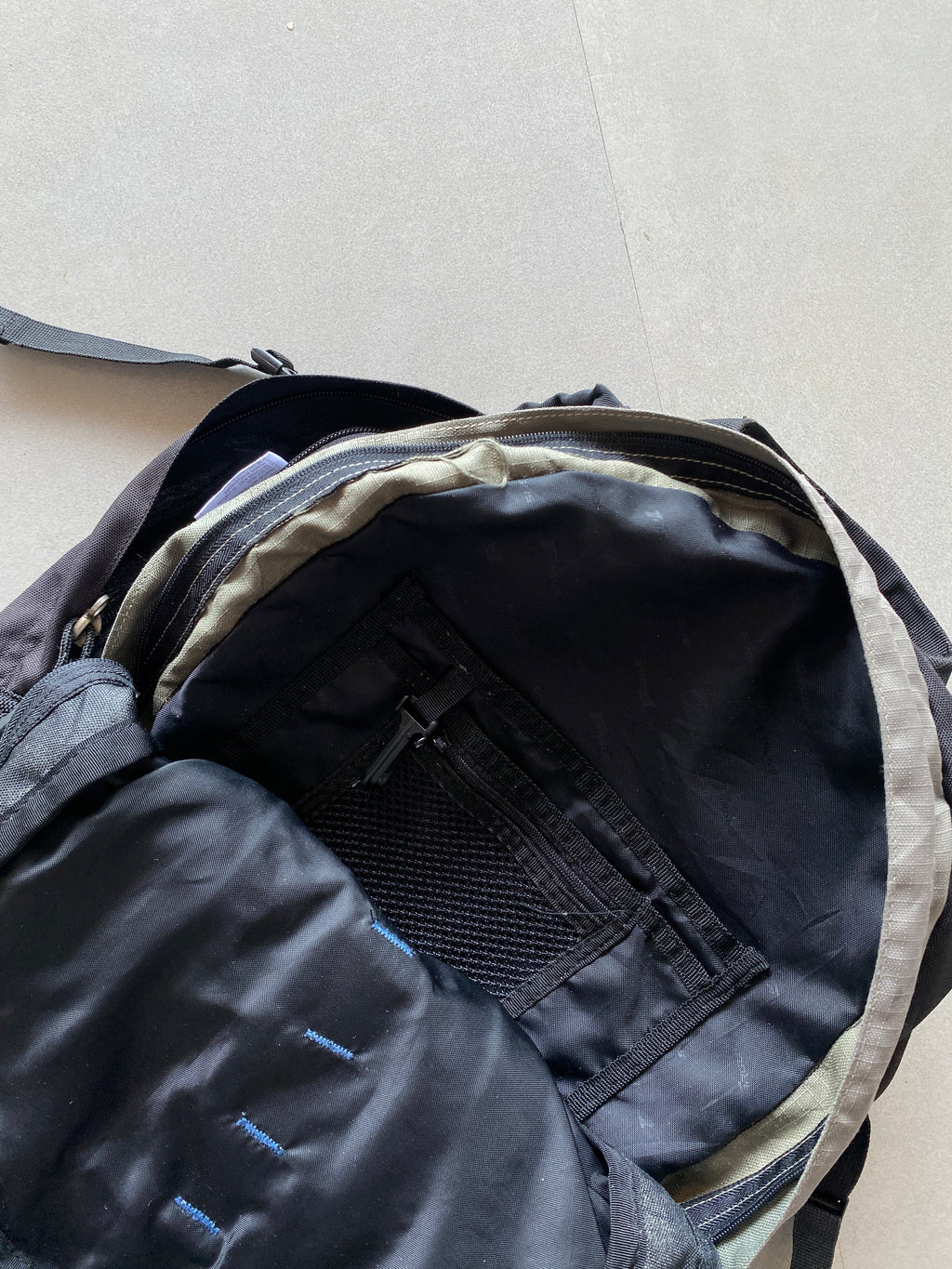 THE NORTH FACE HIKING BAG