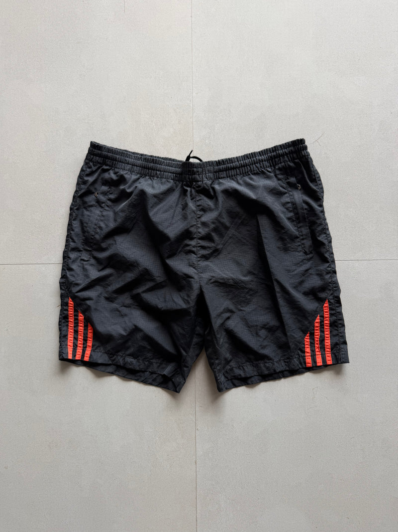 ADIDAS STRIPED SHORTS - L
