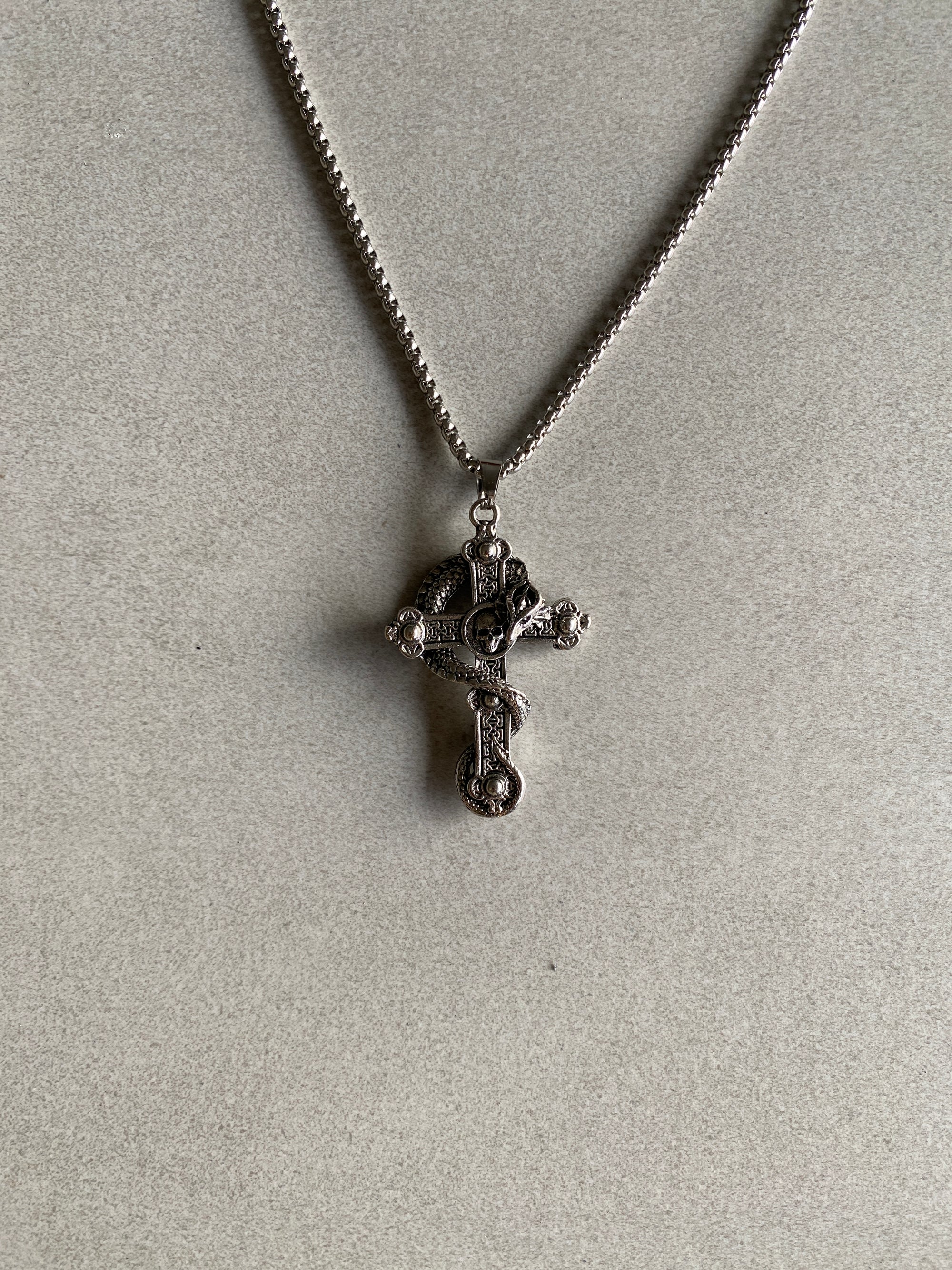 SKULL AND SERPENT PENDANT CHAIN