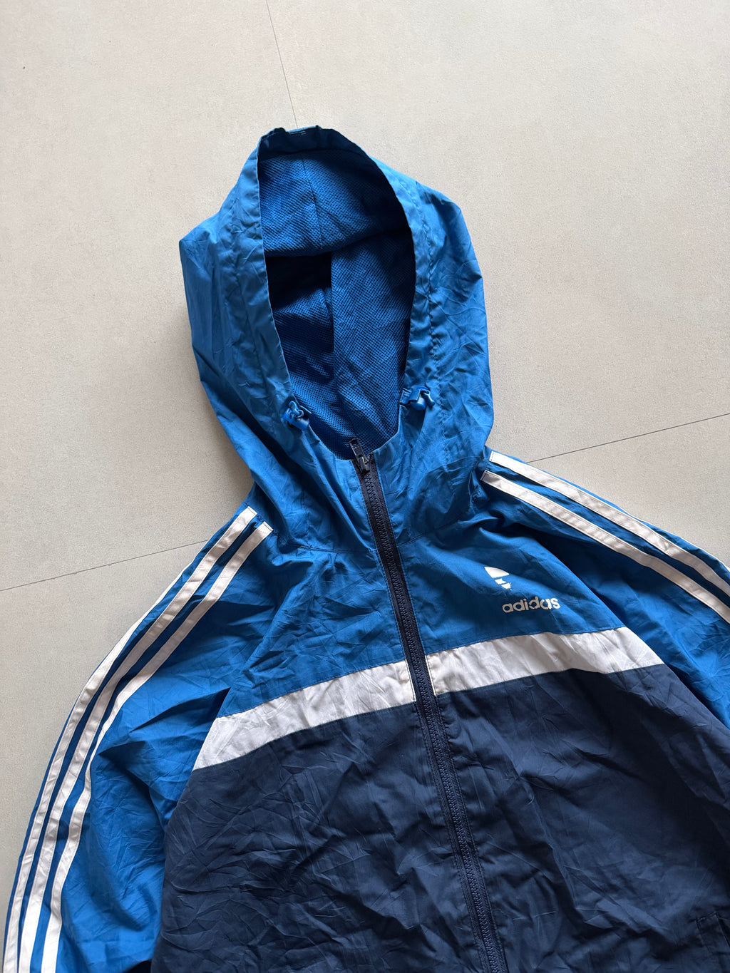 ADIDAS HOODED JACKET - M