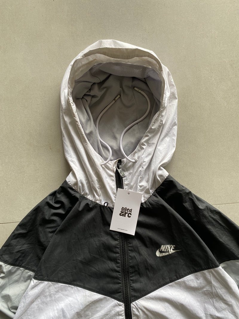 VINTAGE NIKE HOODED JACKET - L