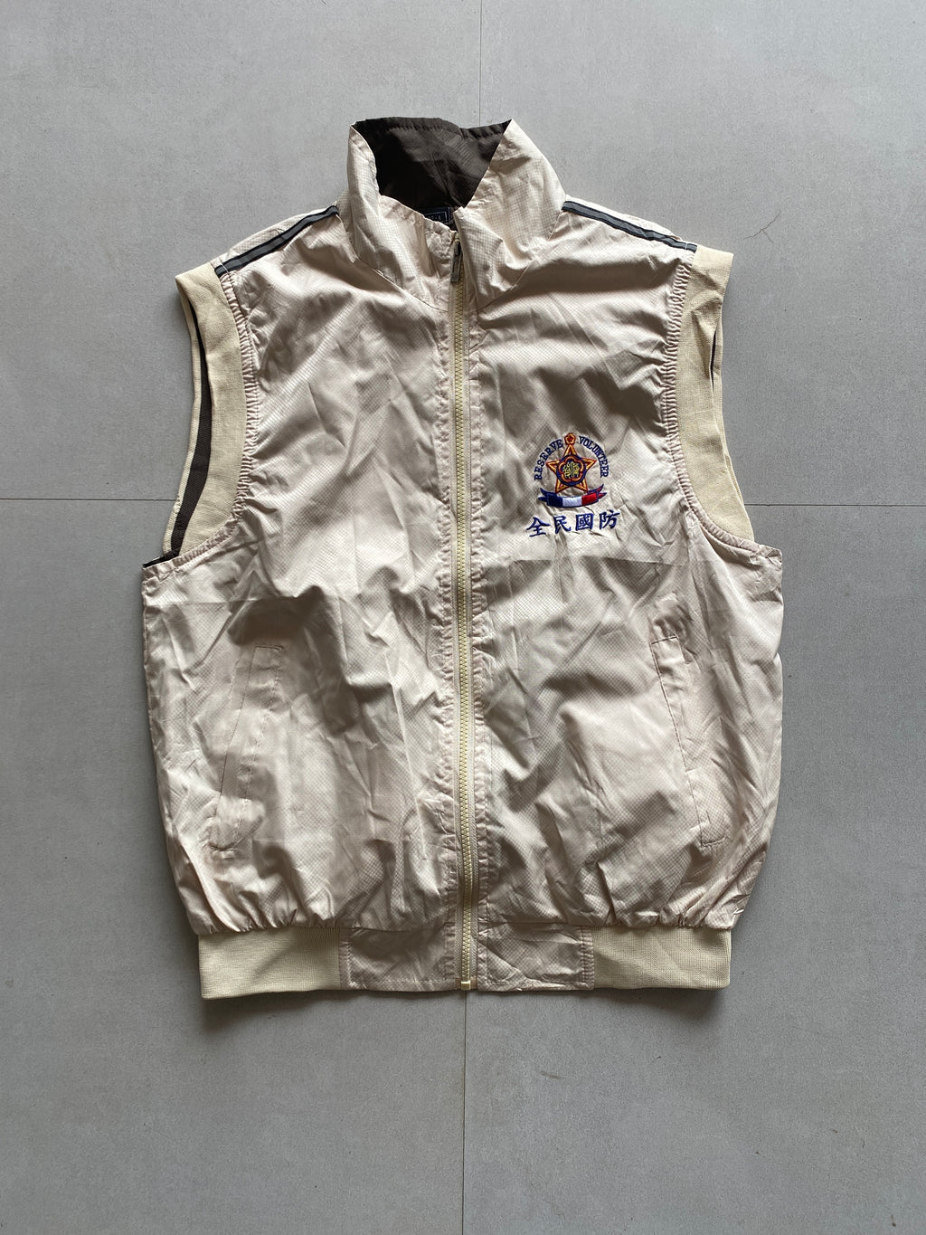 SLEEVELESS JACKET - S