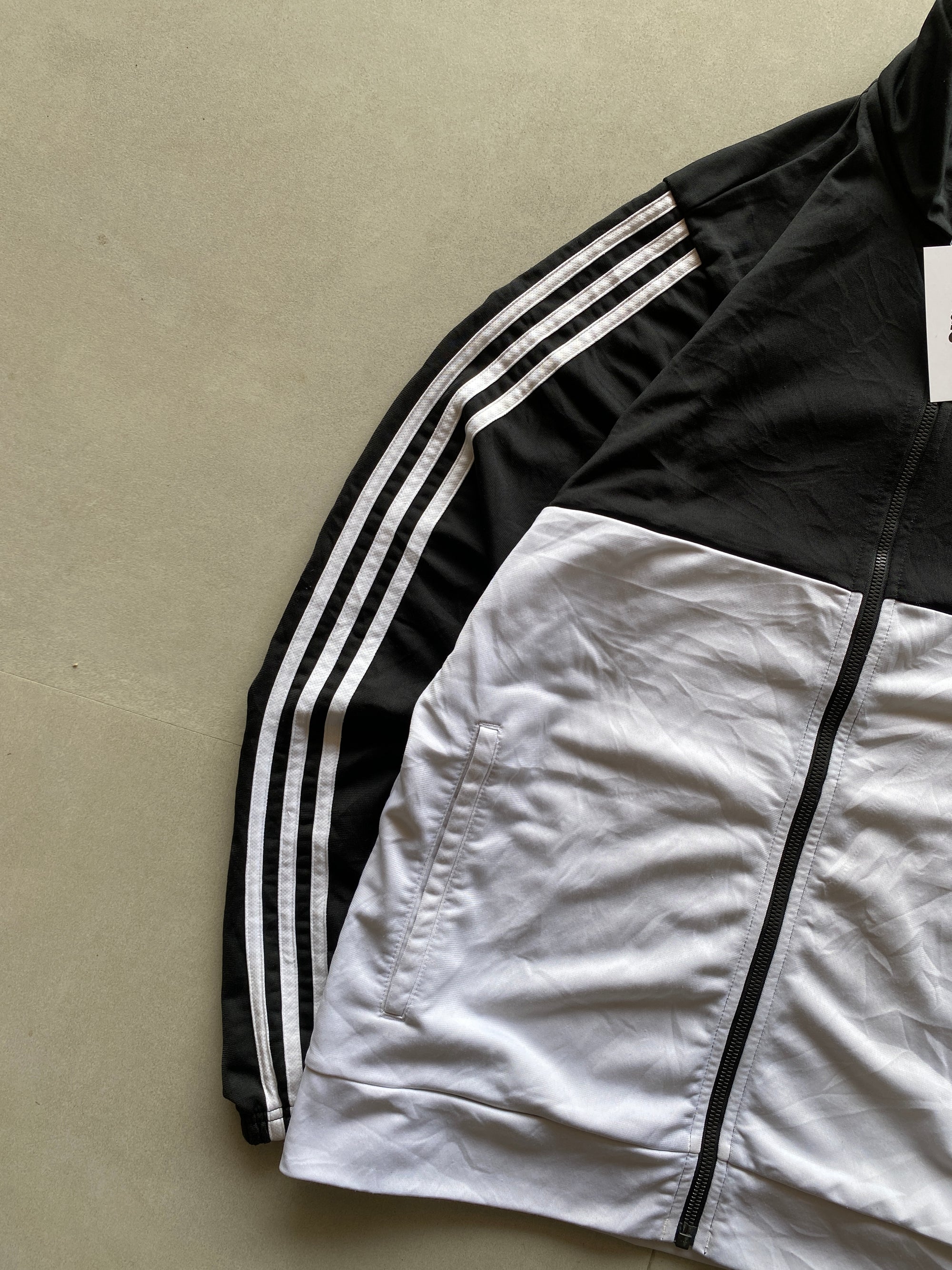 ADIDAS STRIPED JACKET - M