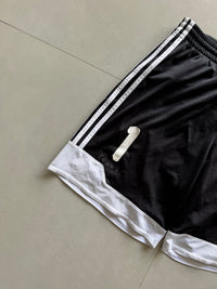 ADIDAS STRIPED SHORTS - M