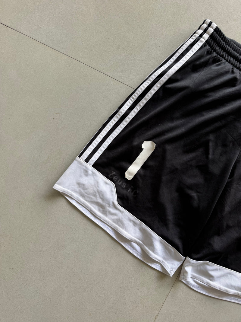 ADIDAS STRIPED SHORTS - M