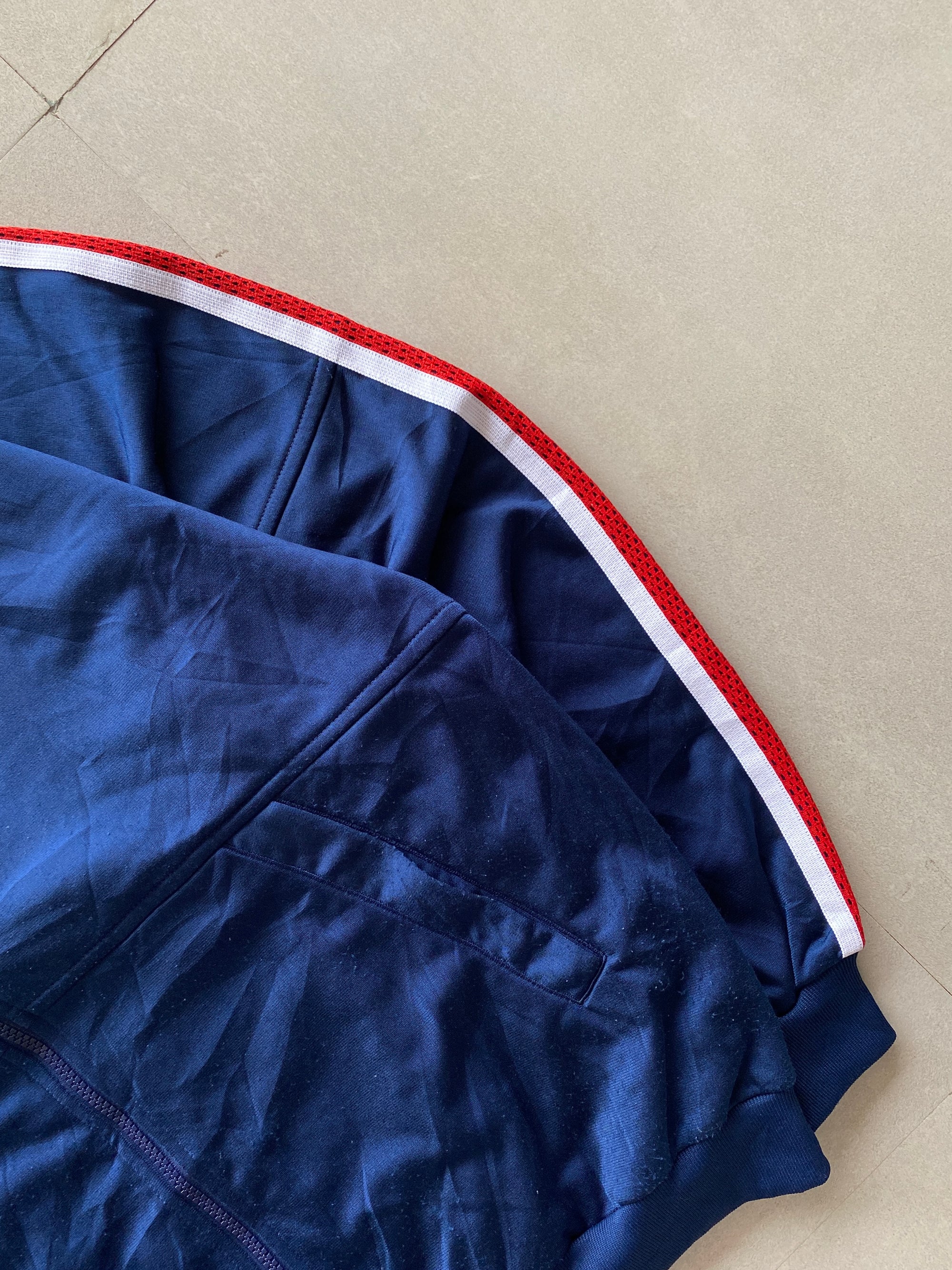 VIINTAGE NIKE JACKET - L