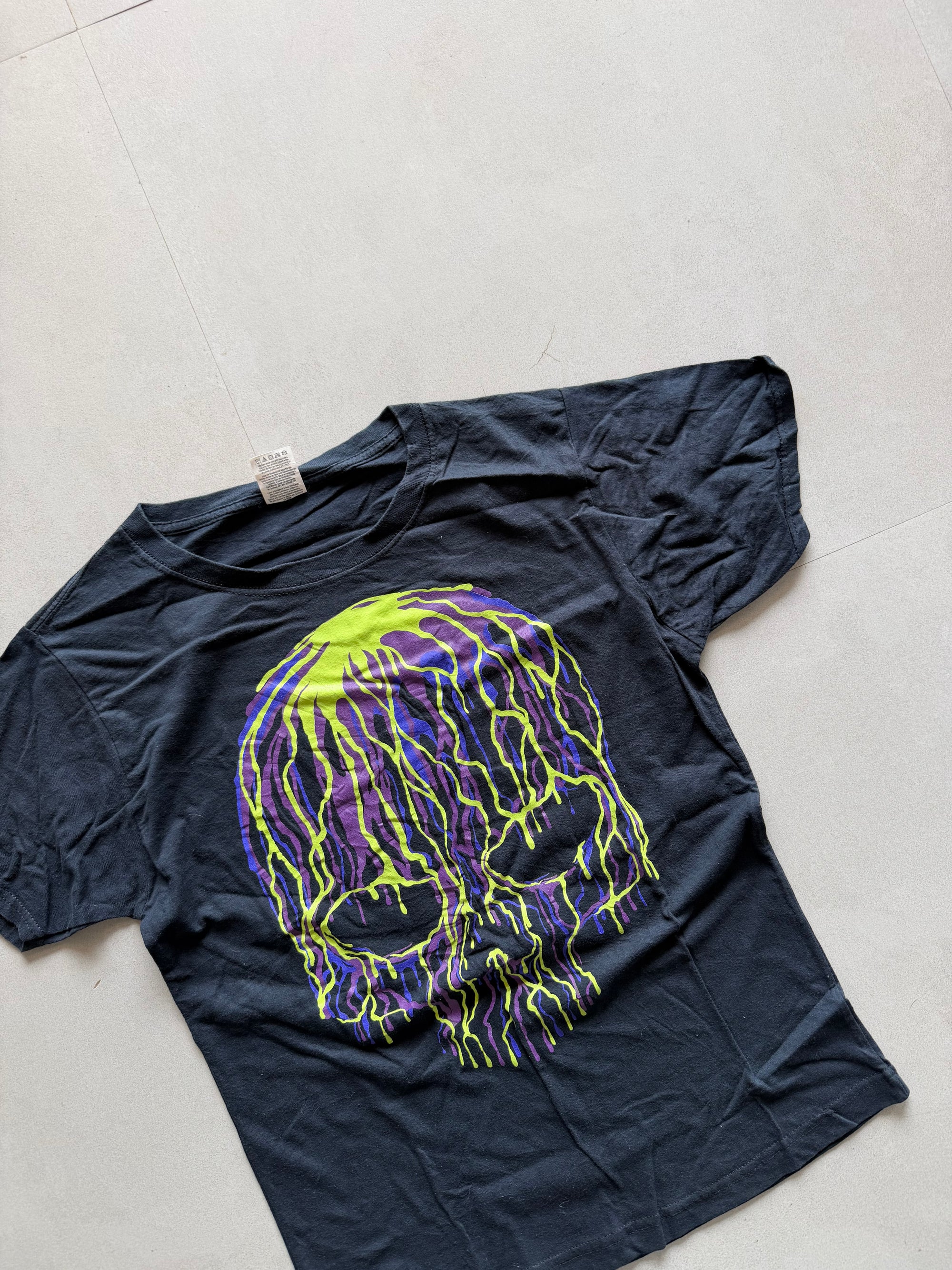 GRAPHIC TEE - XS