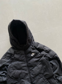 NIKE SYNTHETIC FILL HOODED PUFFER JACKET - S
