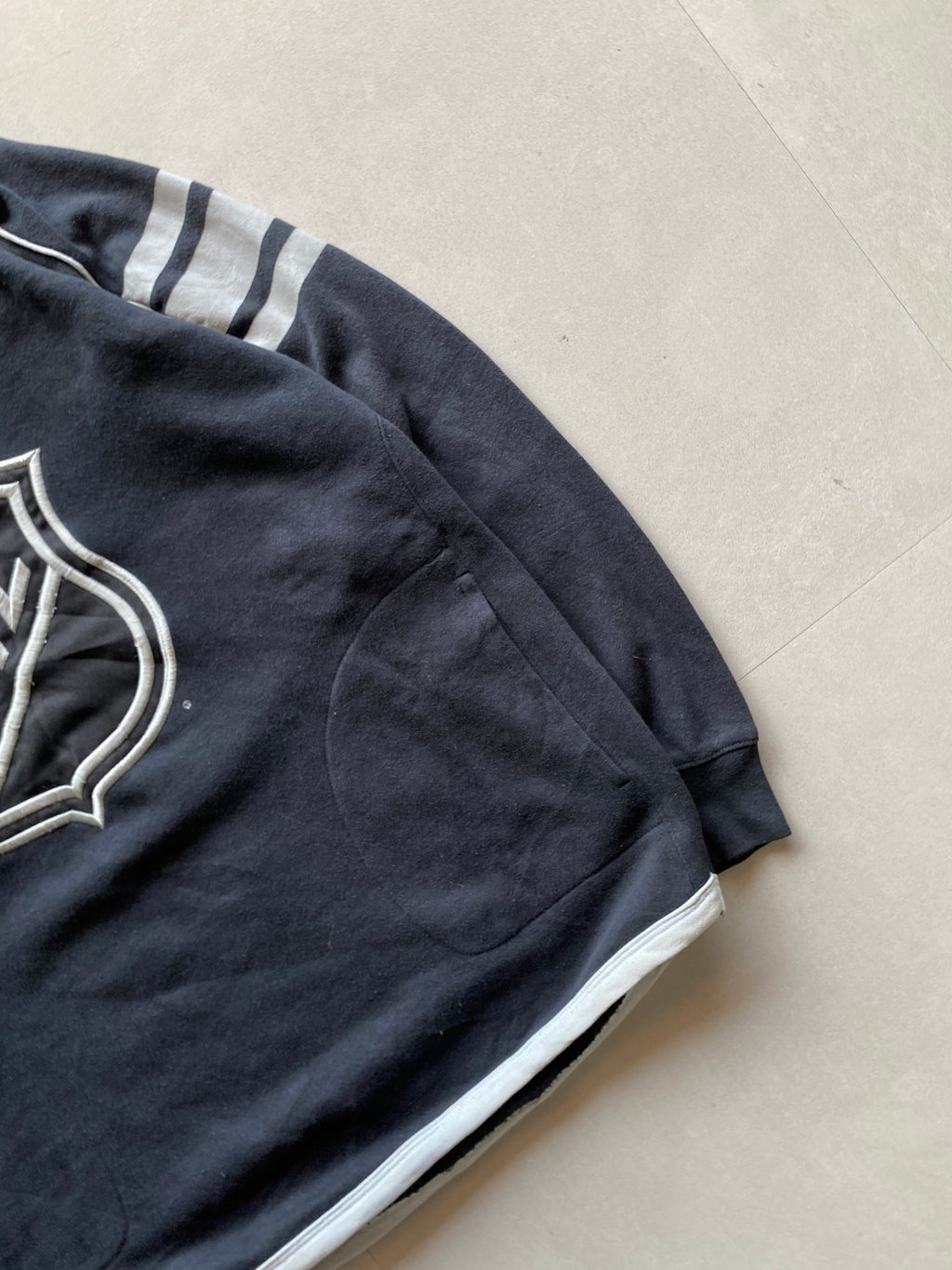 VINTAGE REEBOK NHL HODIE - M