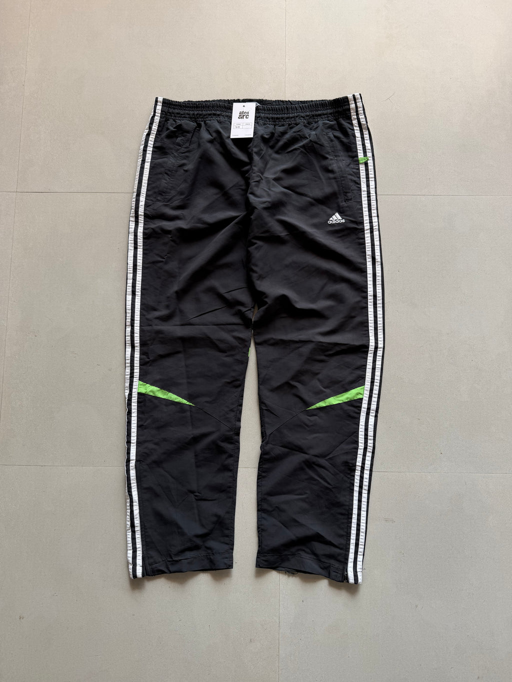 ADIDAS STRIPED TRACK PANT137 - XL