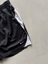 NIKE VINTAGE SHORTS - M