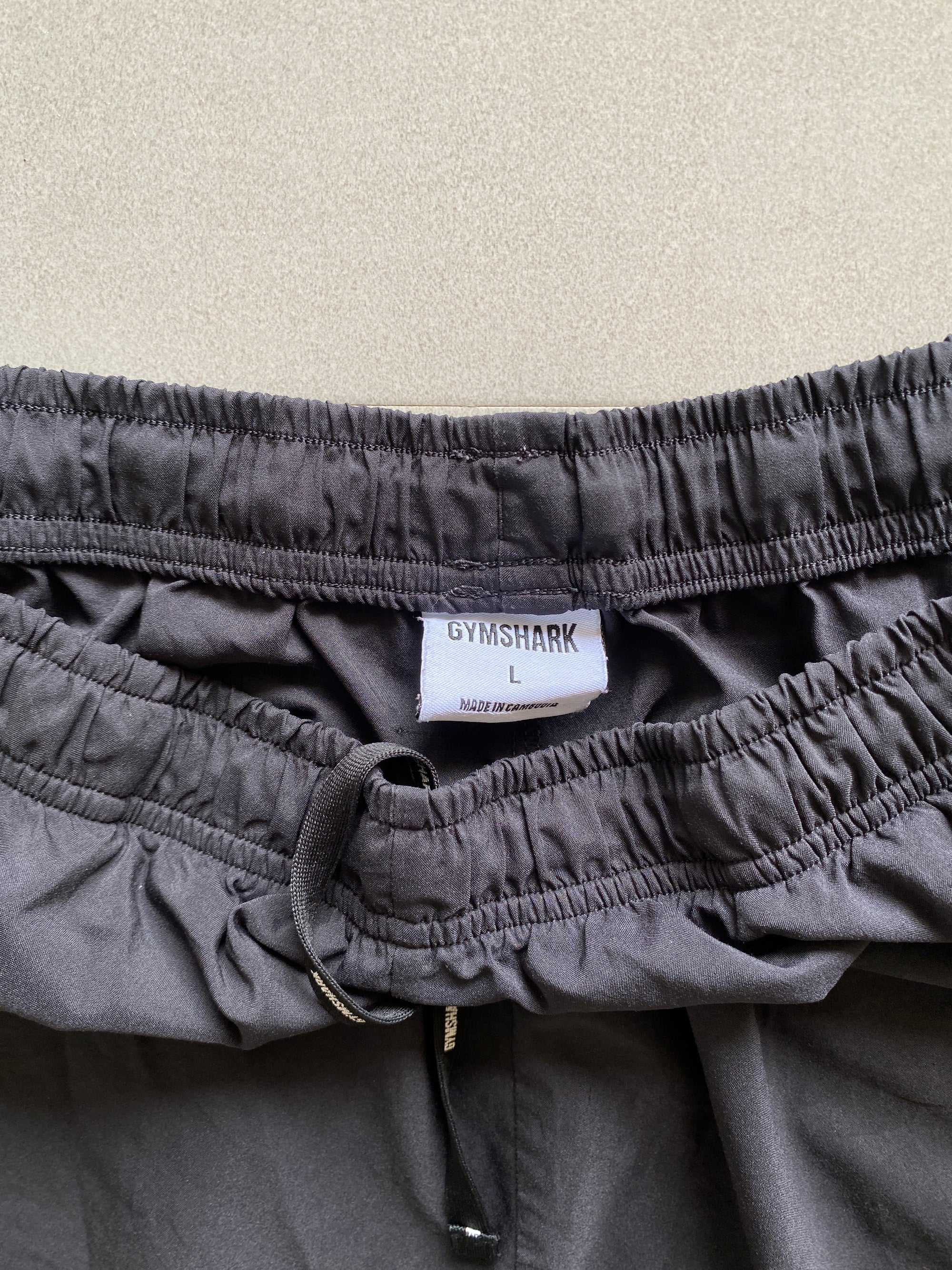 GYM SHARK SHORTS - L