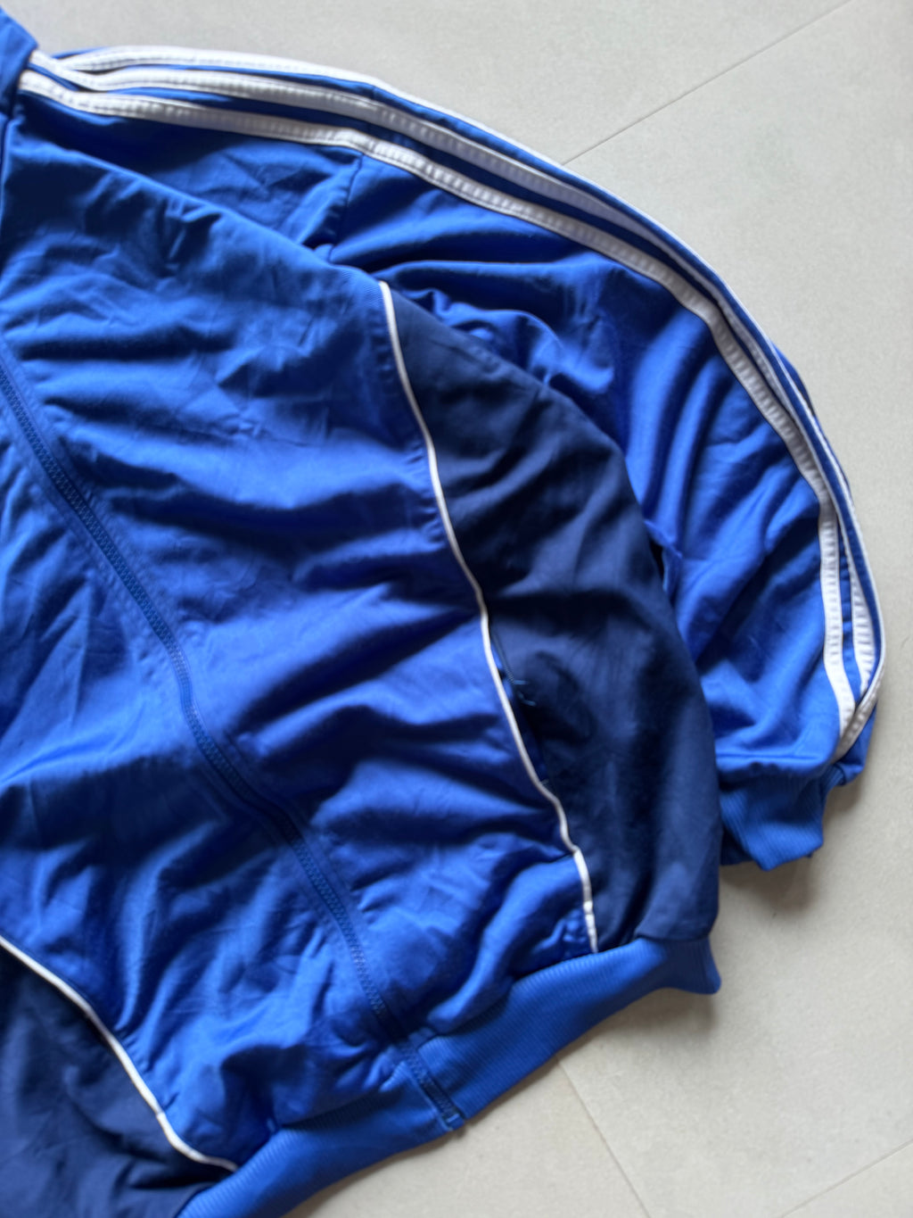 ADIDAS STRIPED JACKET  - M