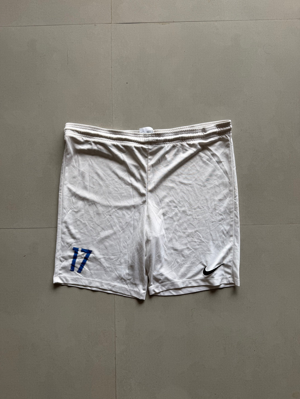 NIKE BASIC SHORTS - XL