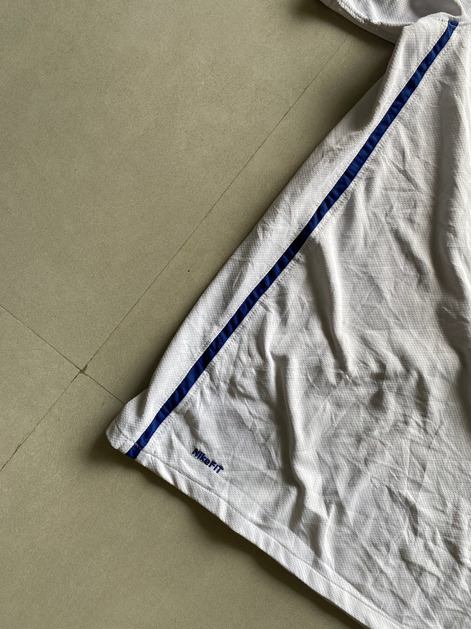 2008 NIKE MANCHESTER UNITED JERSEY - L - Aged Arc