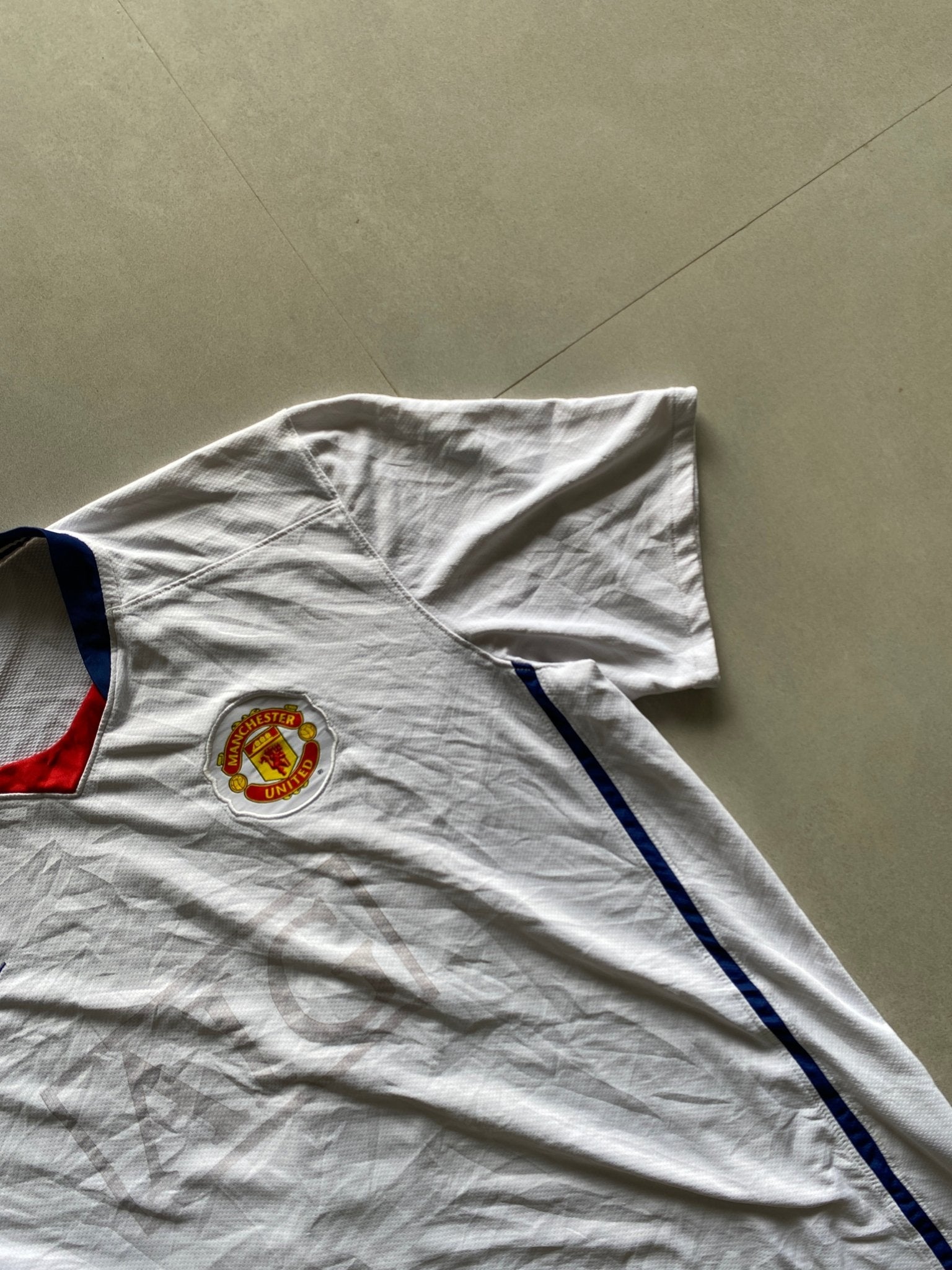 2008 NIKE MANCHESTER UNITED JERSEY - L - Aged Arc