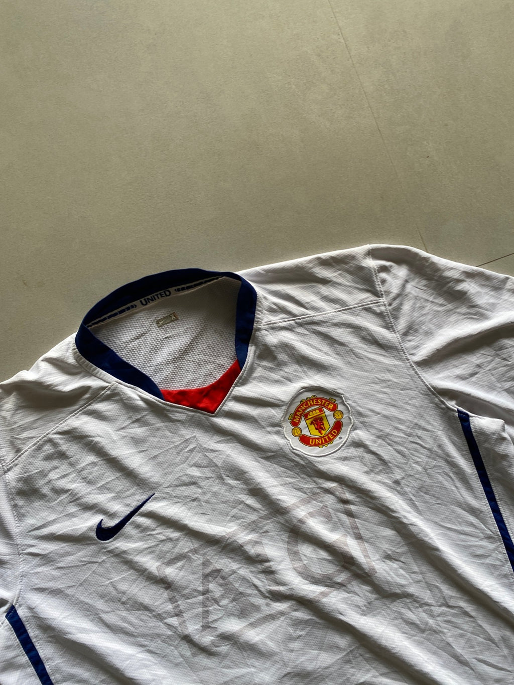2008 NIKE MANCHESTER UNITED JERSEY - L - Aged Arc